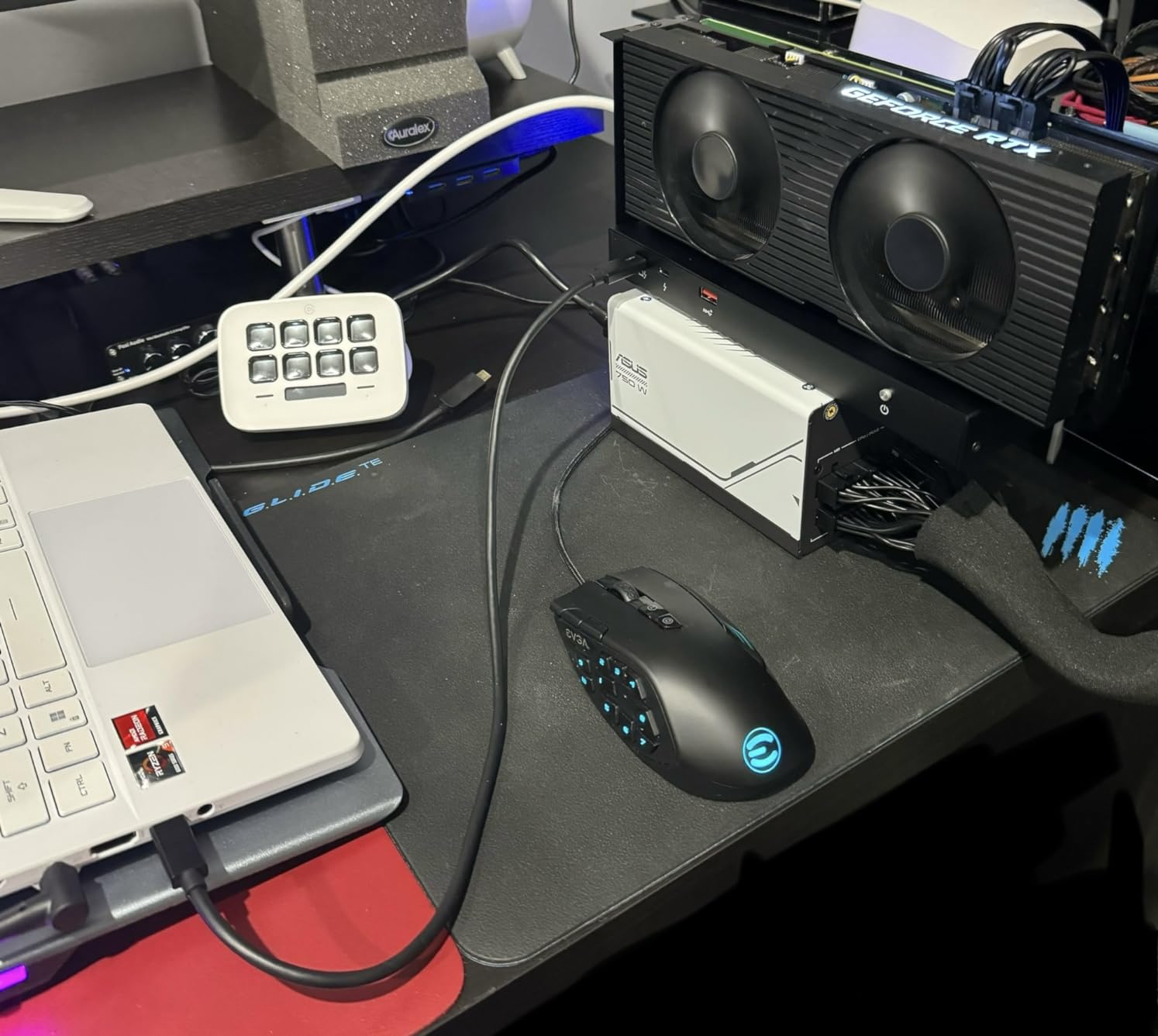 Mini eGPU Enclosure Compatible with Thunderbolt 3/4, USB4 40Gbps External GPU Dock Station, Compatible with NVIDIA/AMD PCIe, PD 85W Charging Support, Daisy Chain, DC/ATX/SFX Support customer photo 1