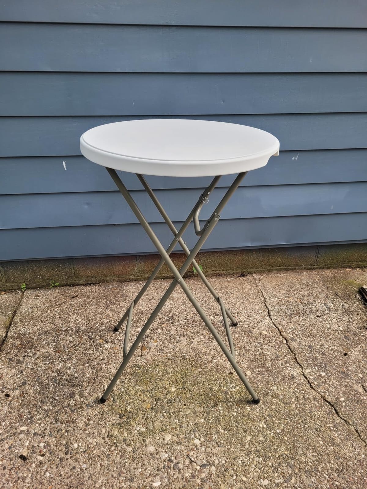 Lakhow 2 Pack Cocktail Table 28in Portable Folding Bar Height Table, White customer photo 1
