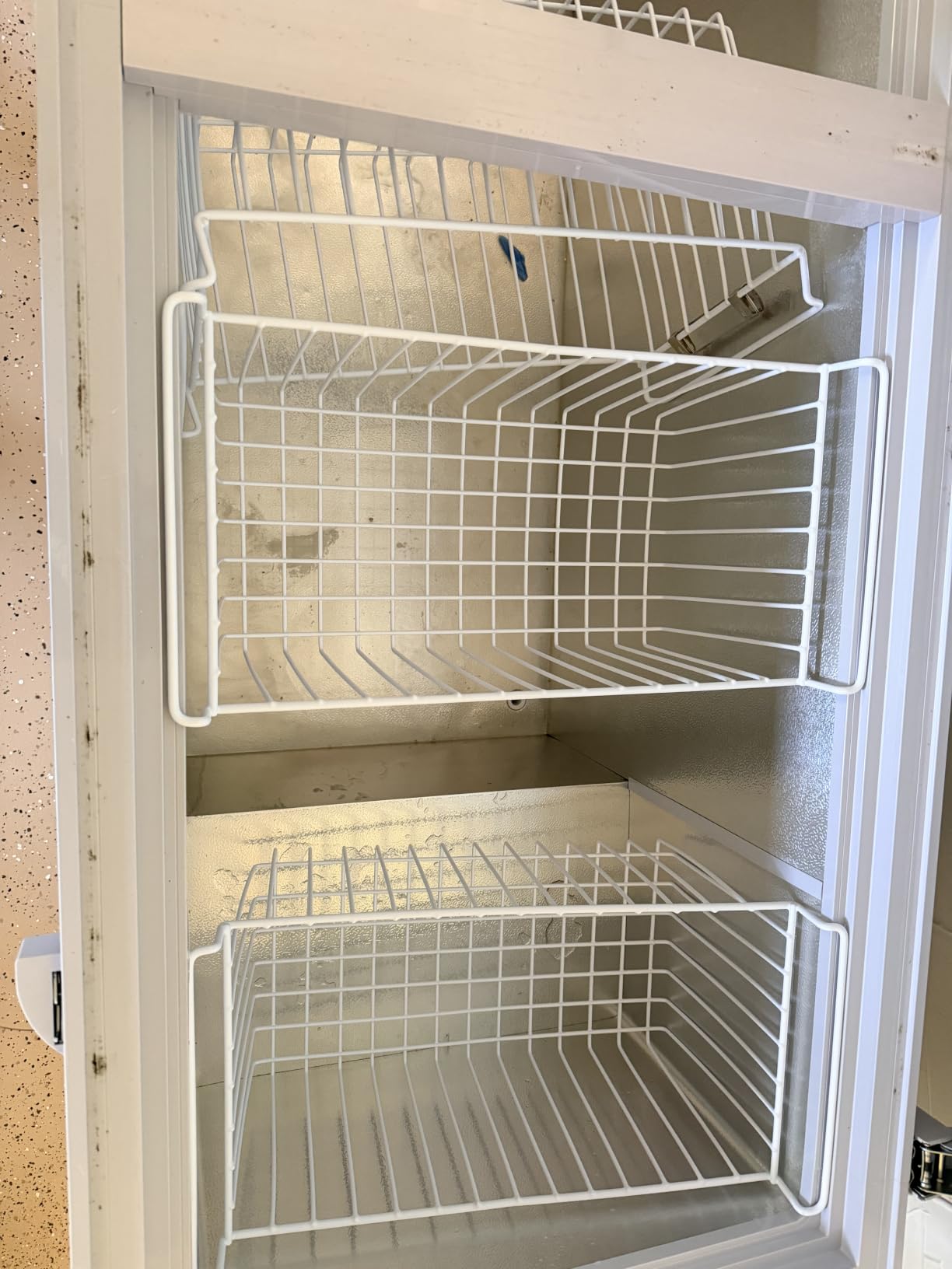 VEVOR Chest Freezer, 19.8 Cu.ft / 561 L Large Deep Freezer with Split Top Double Locking Lids, Freestanding Commercial Chest Freezer & 4 Removable Baskets, 7-Level Adjustable Temp, LED Light, 6 Wheels customer photo 2