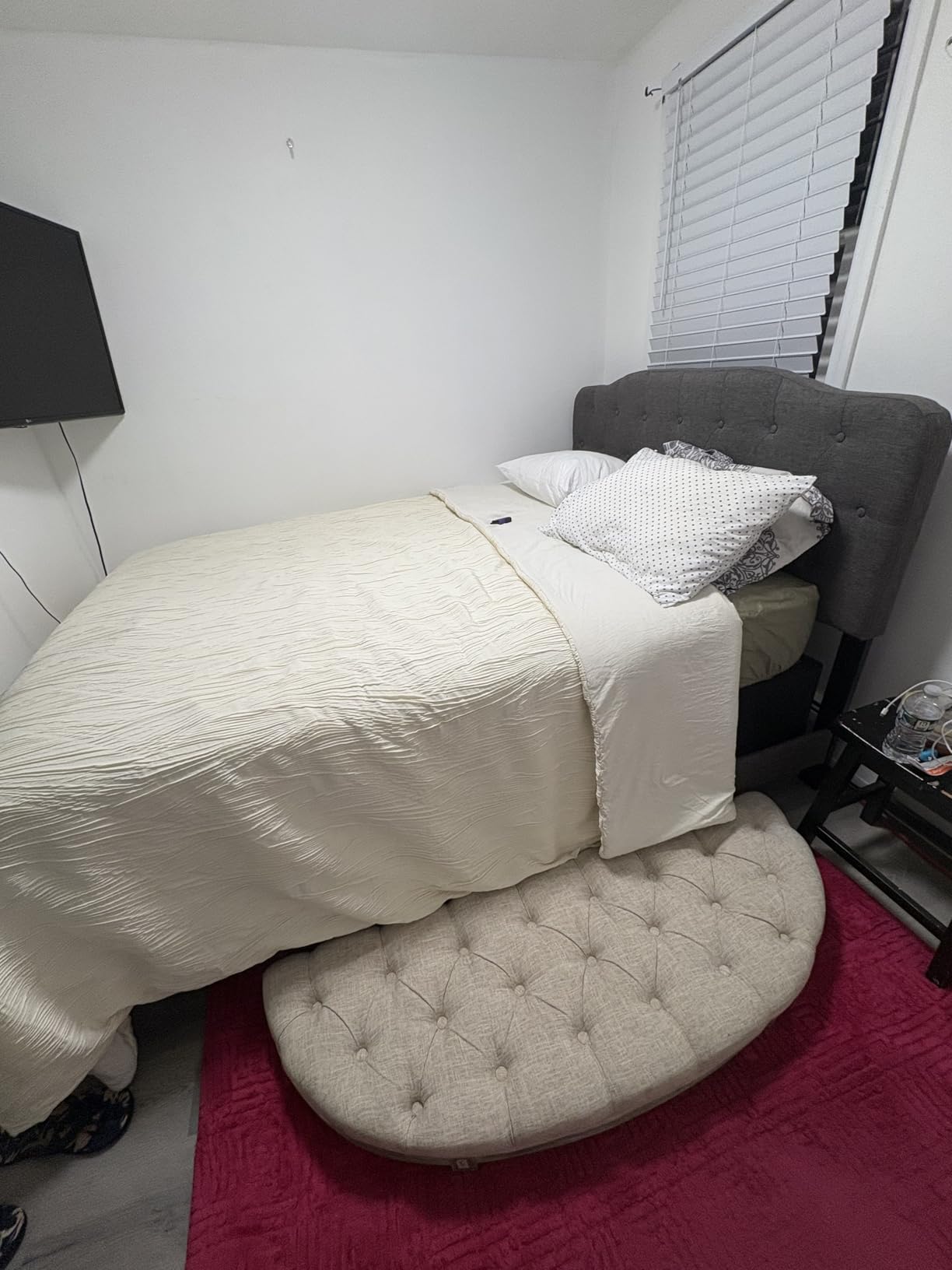 VIPSHOW 10 Inch King Metal Bed Frame with Round Corner, 3000 LBS Heavy Duty - Includes fabric cover, Dual-use versatility no box spring needed, Noise-free & easy assembly, kid & pet friendly customer photo 2