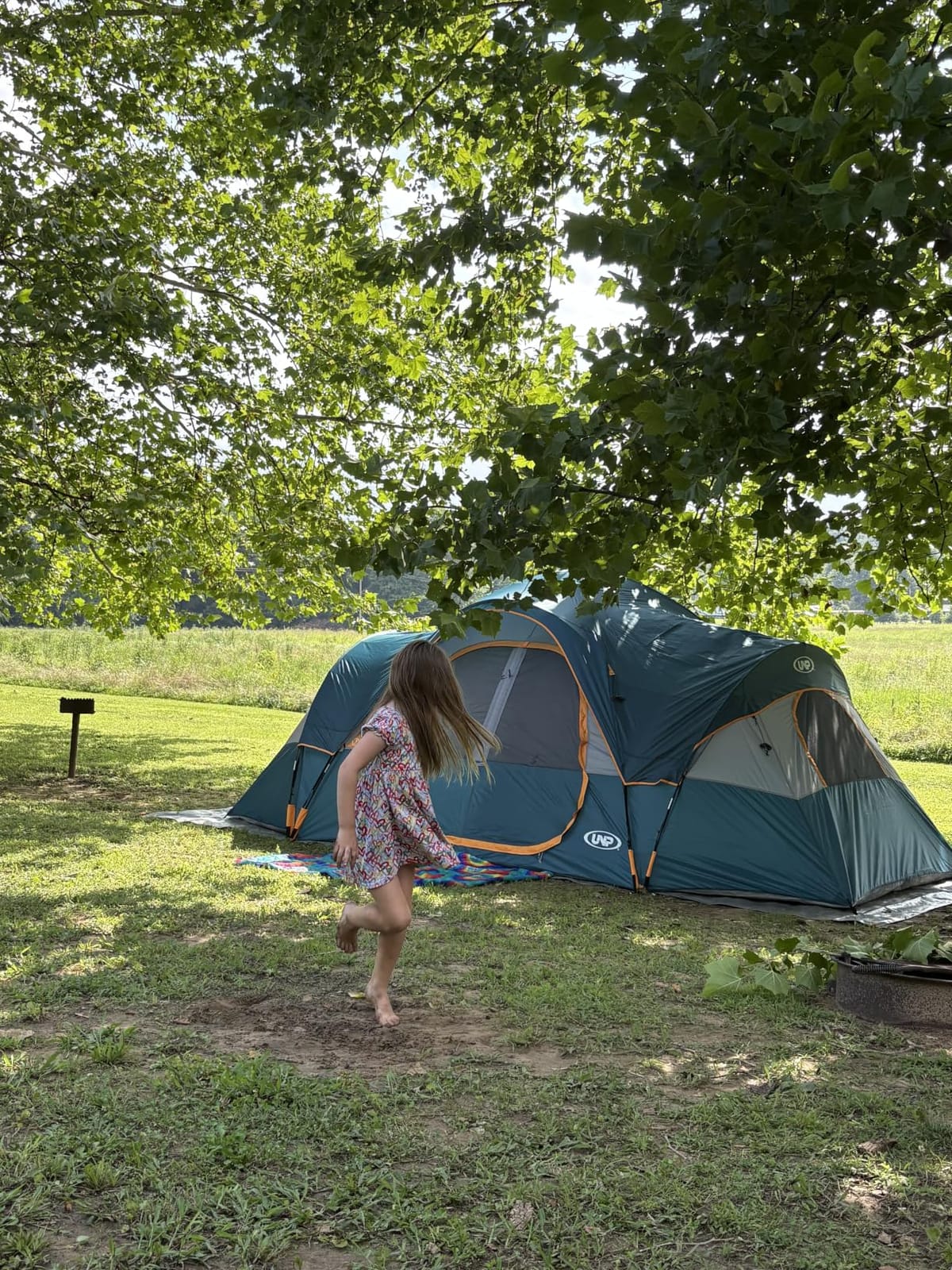 UNP 10 Person Tents for Camping Family Outdoor Camping Tent | 2 Rooms with Rainfly, Waterproof 5 Large Mesh Windows Size 18ft x 9ft x78in customer photo 2