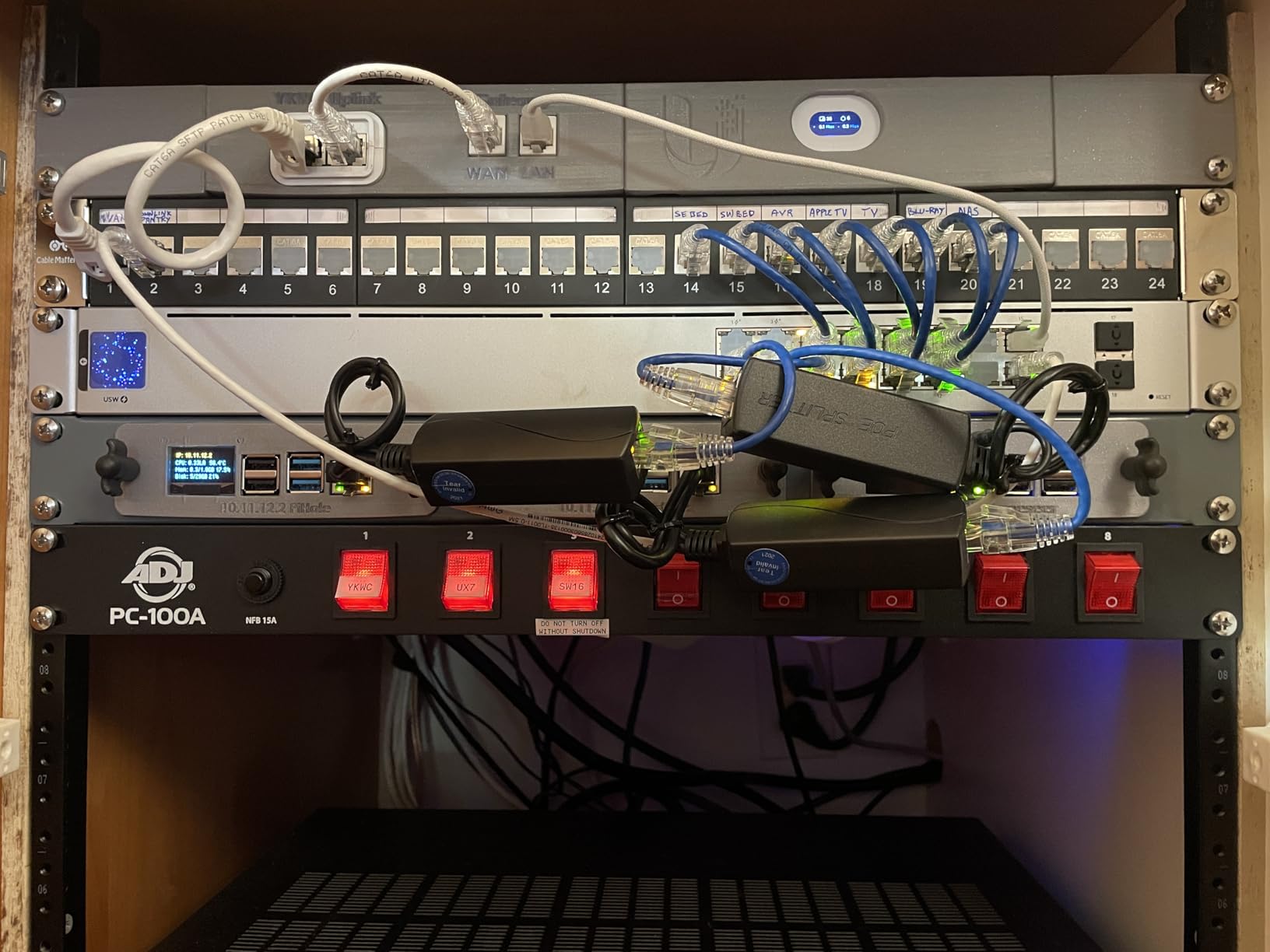 Cable Matters 10Gbps 1U 24-Port Cat6A Ethernet Patch Panel | 19-Inch, Inline Keystone, Cable Management Bar, Rackmount or Wall Mount RJ45 Patch Panel customer photo 2