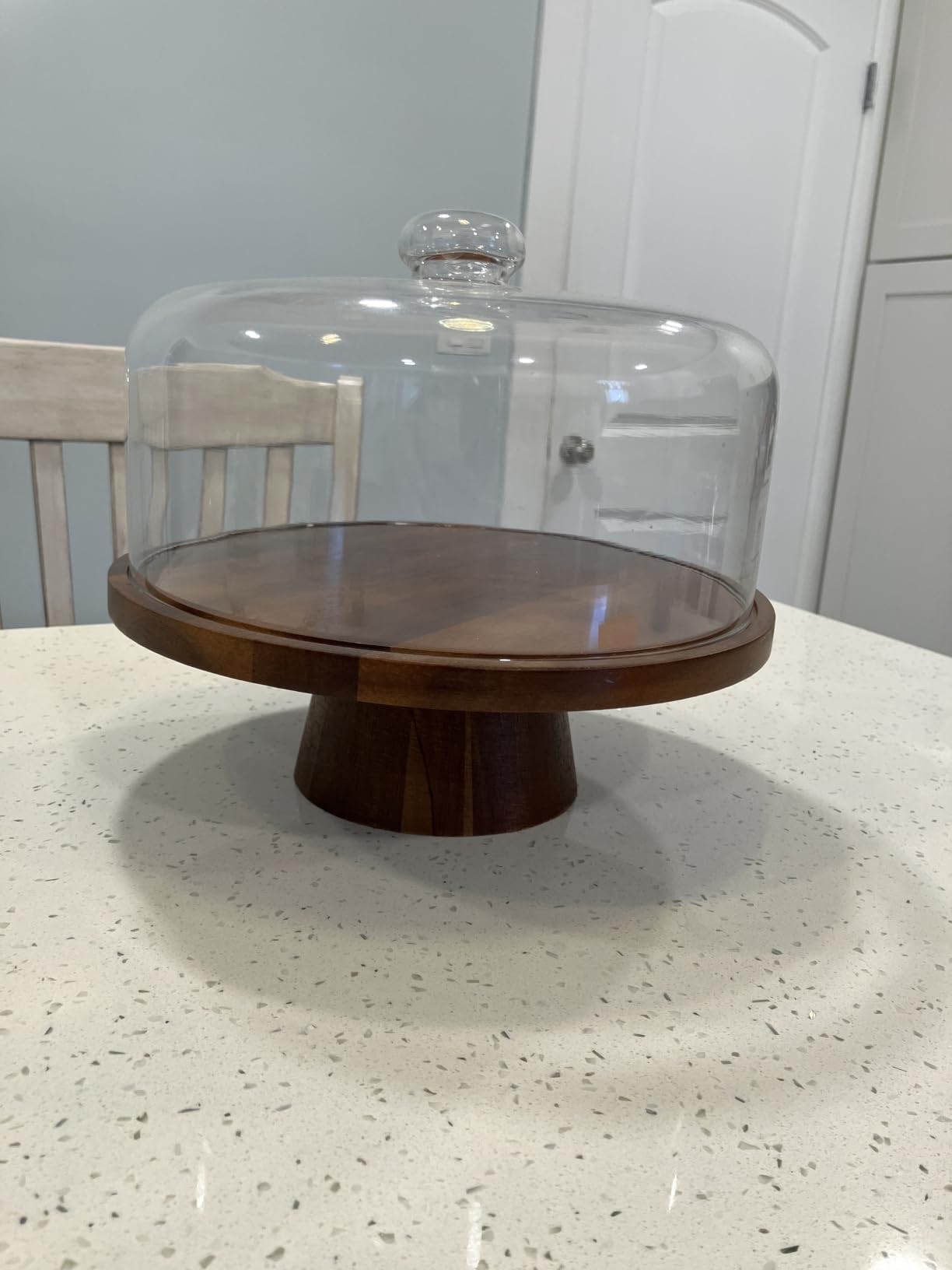 VIVIRBIEN Wooden Cake Stand with Lid: 11in Stand w/Magnetic Pedestal | Durable Glass Dome-Solid Acacia Holder-Multi-use for Dessert/Cupcake-Ideal for Kitchen/Birthday/Party/Decor/Charcuterie customer photo 1