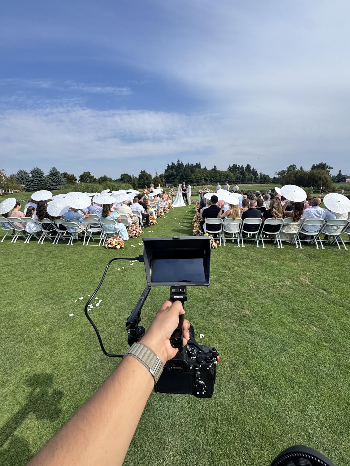 VILTROX DC-550 5.5 Inch Touchscreen Camera Field Monitor, 4K HDMI, 1200 nits, 1920x1080 IPS, Sunshade Hood, 3D Lut, Peaking Focus Assist, 160° Wide View Angle customer photo 1