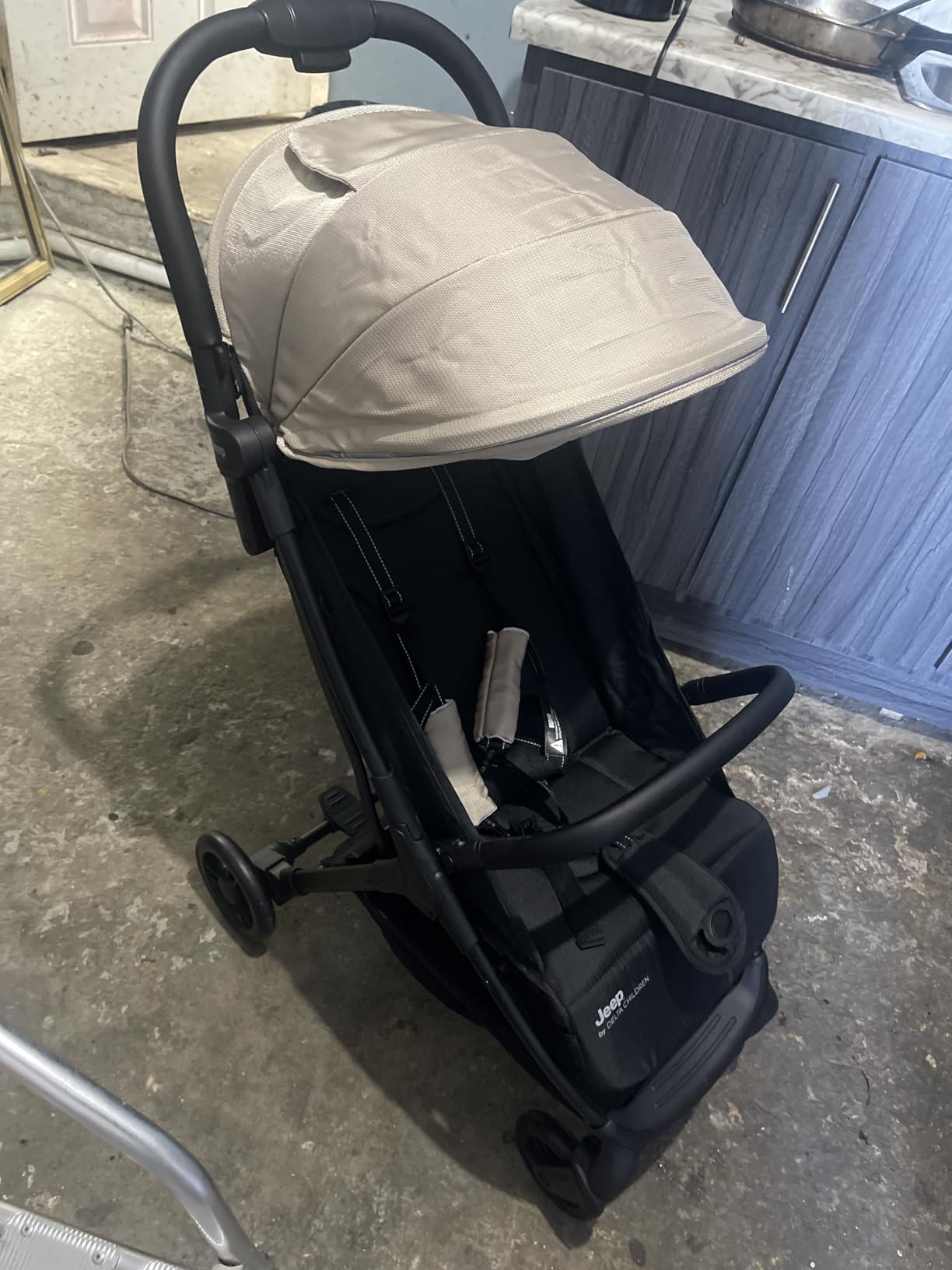 Jeep Altitude Compact Travel Stroller by Delta Children Greenguard Gold, Easy One Hand Fold, Lightweight, Extendable Canopy with Peek-a-Boo Window, Reclining Seat, 4 Wheel Suspension, Black customer photo 1