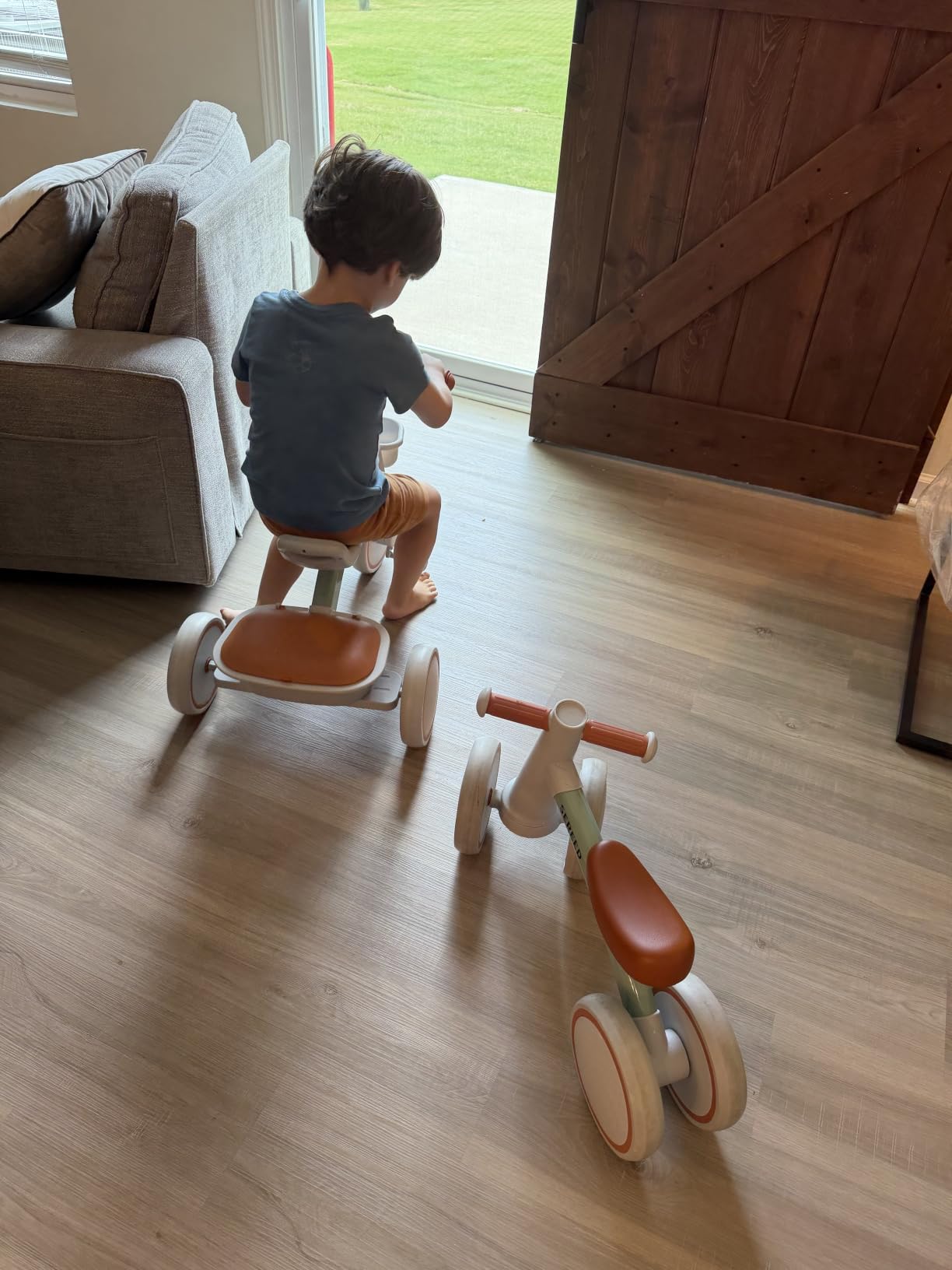 SEREED Colorful Lighting Toddler Tricycle Gift Toy for Ages 2-5 Boys Girls | Easy Snap Assembly,Lighting Wheels,Lightweight Sturdy Frame,Adjustable Seat & Handlebar,Detachable Baskets customer photo 1