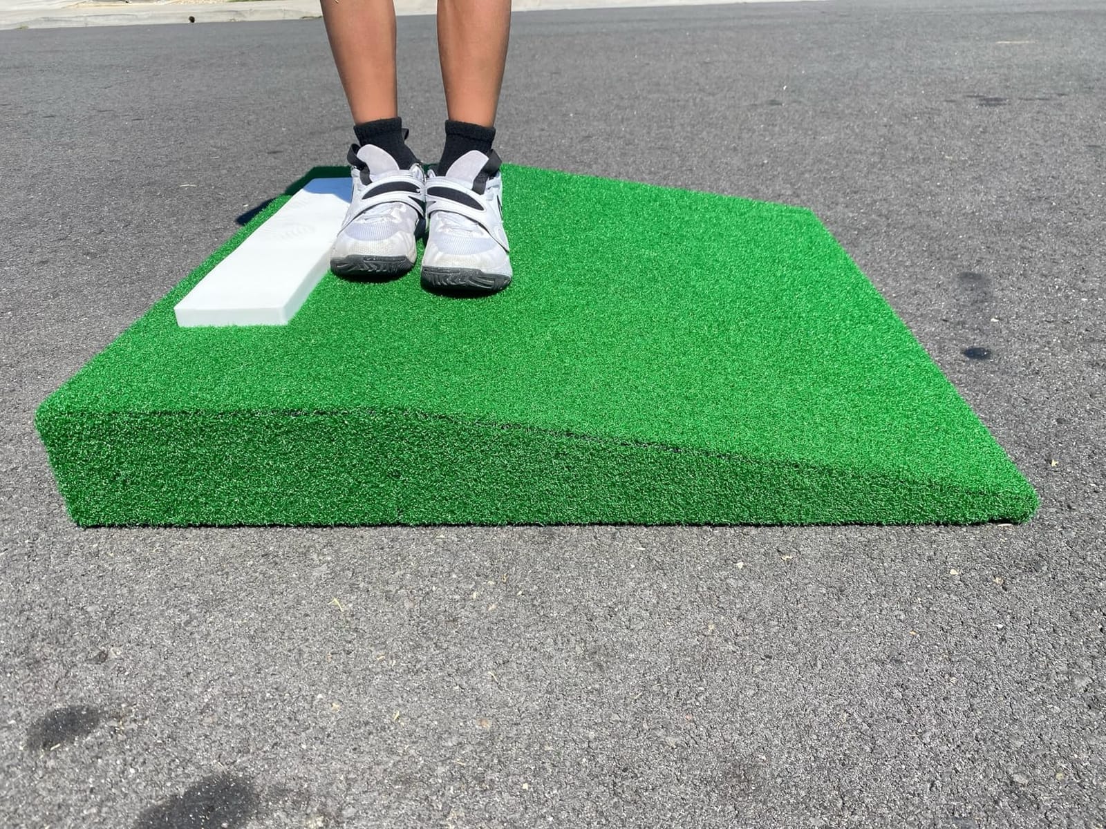 GoSports Portable Pitching Mound for Baseball Pitchers - 30 x 30 x 4 Inch customer photo 1