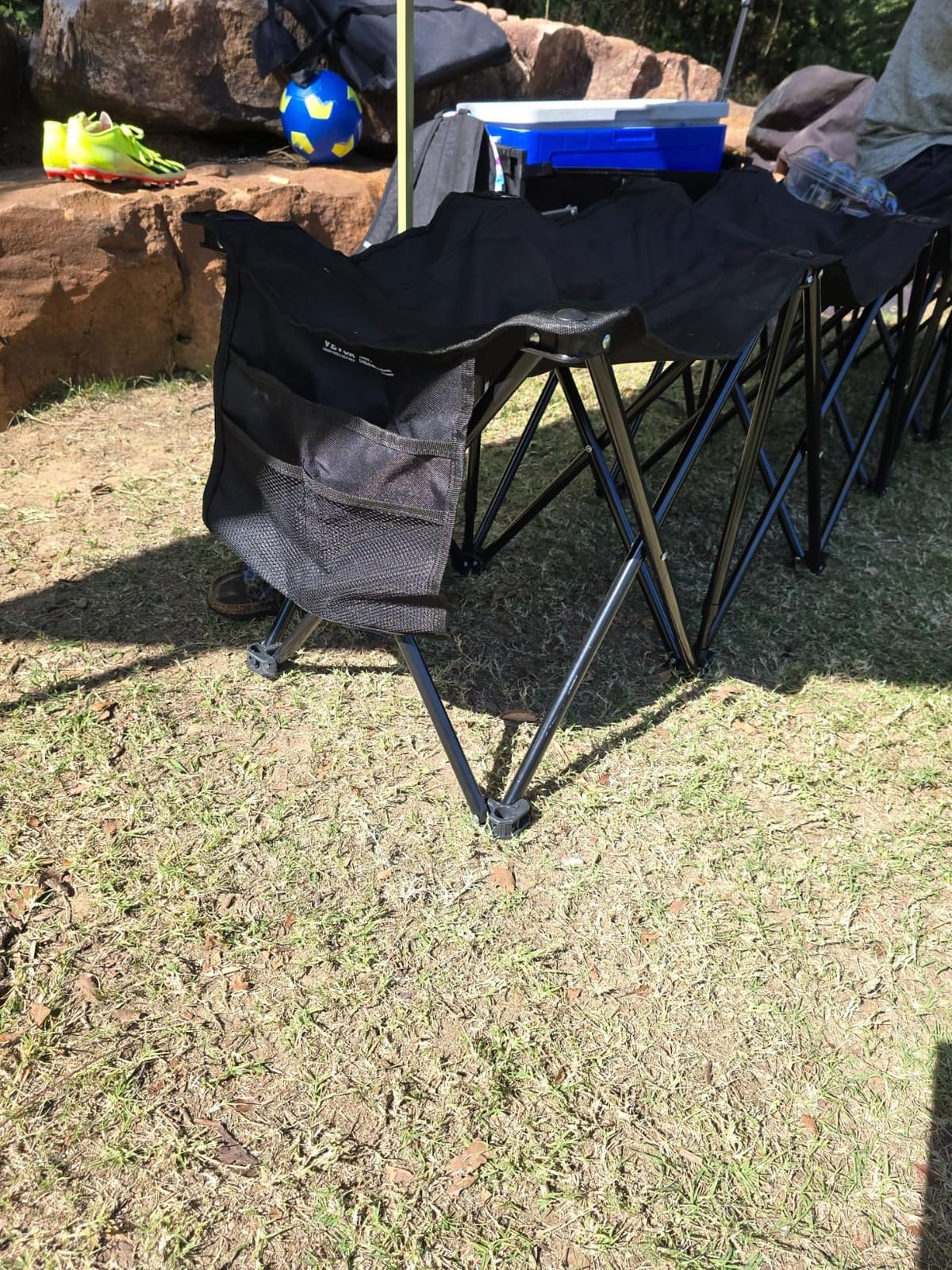VEVOR Portable Folding Bench, 6 Seats Foldable Sideline Bench, Outdoor Camping Bench Chairs with Carry Bag, Team Sport Sideline Benches for Football, Camping, Fishing, No Assembly Instant Seating customer photo 2
