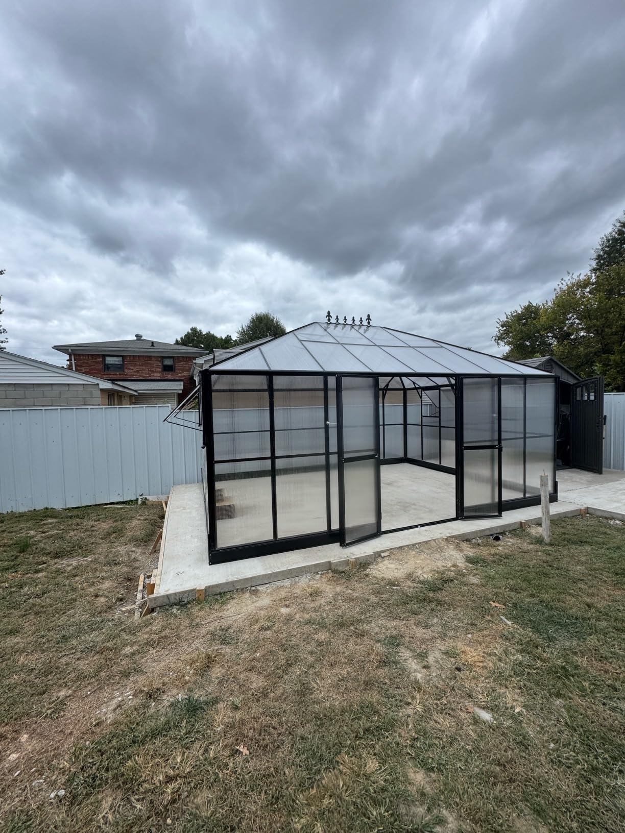 Jocisland 16x12x9.5 FT Outdoor Polycarbonate Greenhouse, 6 FT Wall Height | Aluminum Greenhouses with 4 Ventilation and Rain Gutter, Double Doors with Hook, Walk-in Greenhouse for Backyard Garden customer photo 1