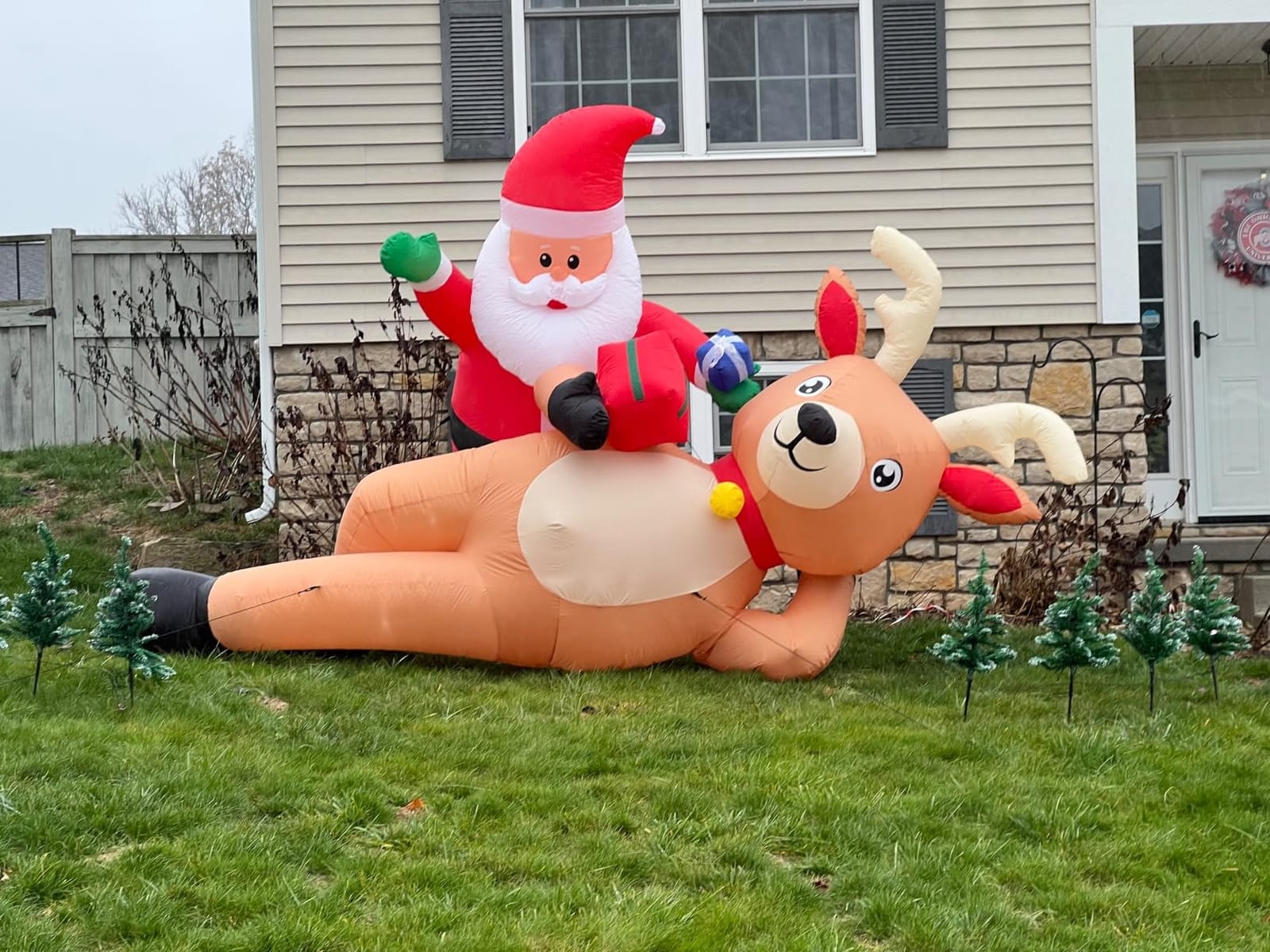 12 FT Giant Christmas Inflatable Reindeer Outdoor Decorations, Large Blow Up Reindeer with Gift Box Decor, Built-in LED Lights customer photo 1