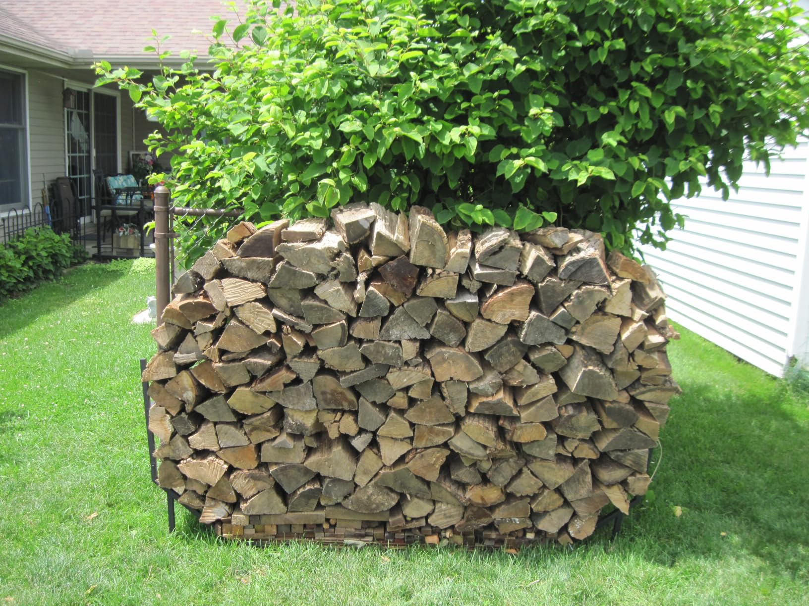 6 ft Firewood Rack Outdoor, Heavy Duty Metal Fire Wood Rack for 880LBS Capacity, 1/4 Cord Log Holder with 12 Support Legs for Patio, Porch and Indoor Fireplace customer photo 1