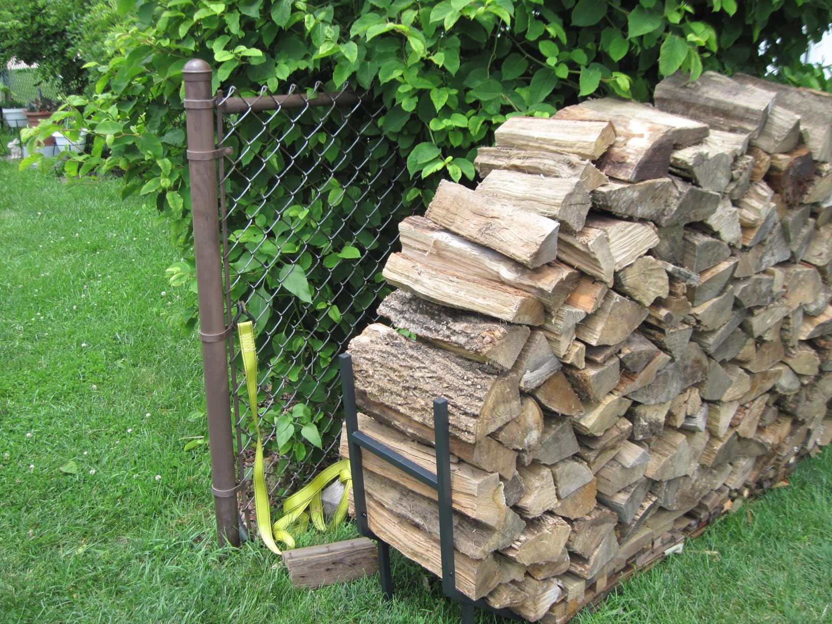 6 ft Firewood Rack Outdoor, Heavy Duty Metal Fire Wood Rack for 880LBS Capacity, 1/4 Cord Log Holder with 12 Support Legs for Patio, Porch and Indoor Fireplace customer photo 2