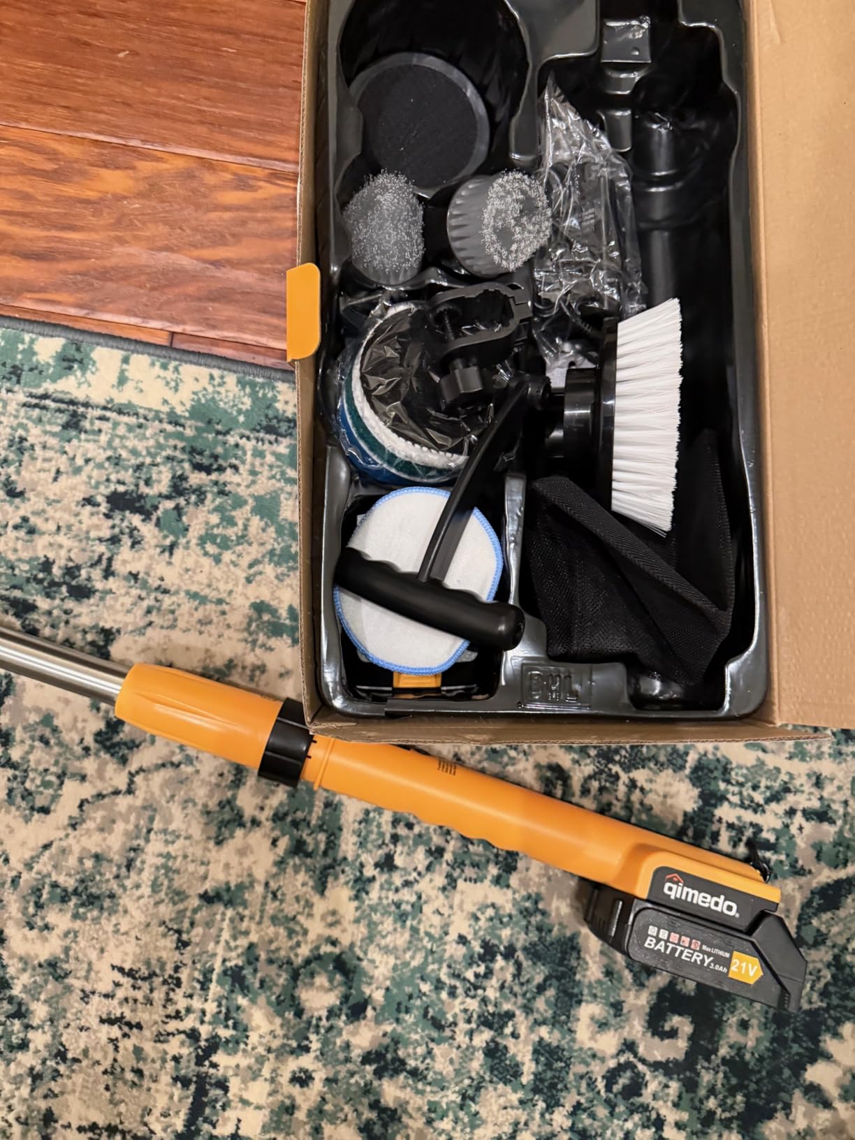 Qimedo Electric Spin Scrubber Q3, 6000mAh, Extra-Large Brush Head, 1200RPM Floor Scrubber Machine with Long Handle customer photo 2