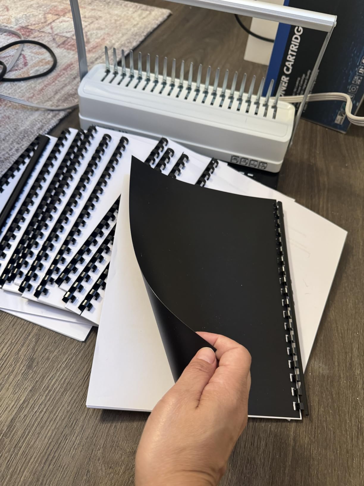 HOUYEE Binding Machine, 19 Holes, 450 Sheets, Comb Binding Machines with 50 PCS 1/2