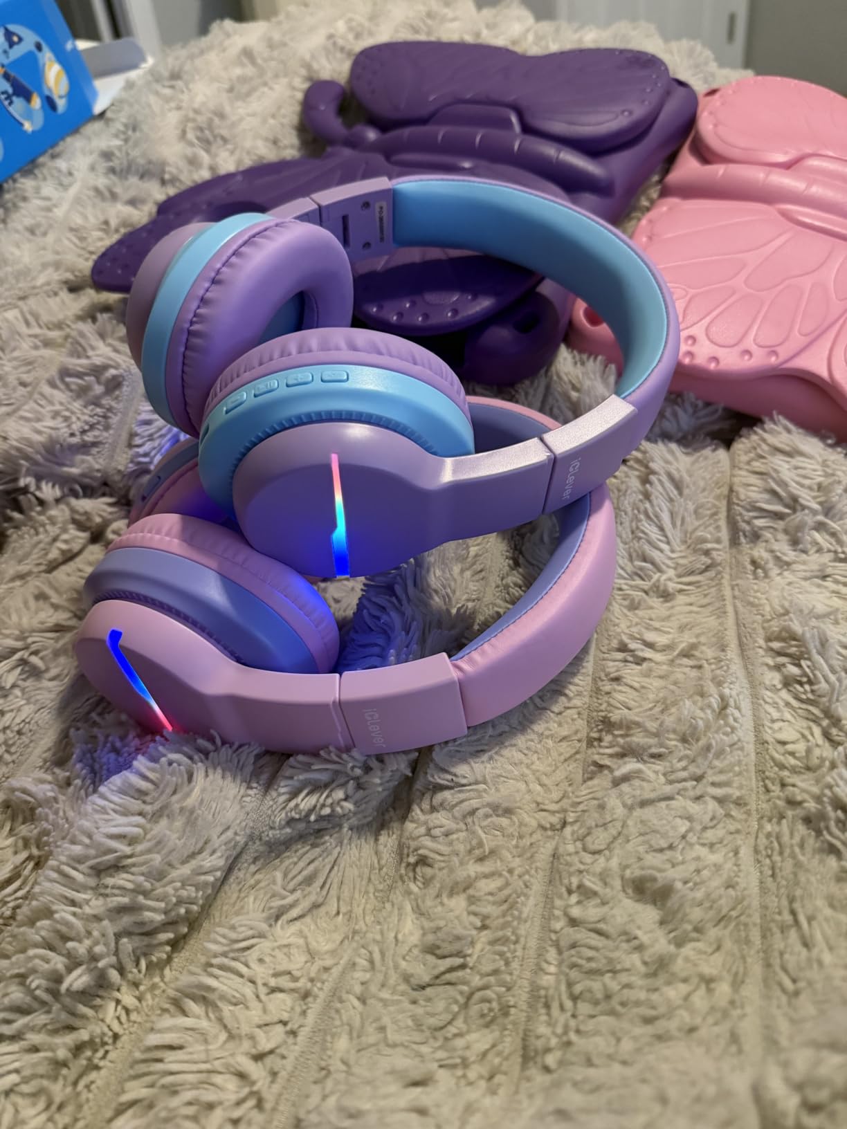 iClever BTH12 Kids Bluetooth Headphones 85H Playtime with LED Lights Travel | SafeSound Tech, Stereo Sound, USB C Charging AUX Cable Over Ear Built-in Mic, Kids Wireless Headphones for Toddler Boys Girls customer photo 2