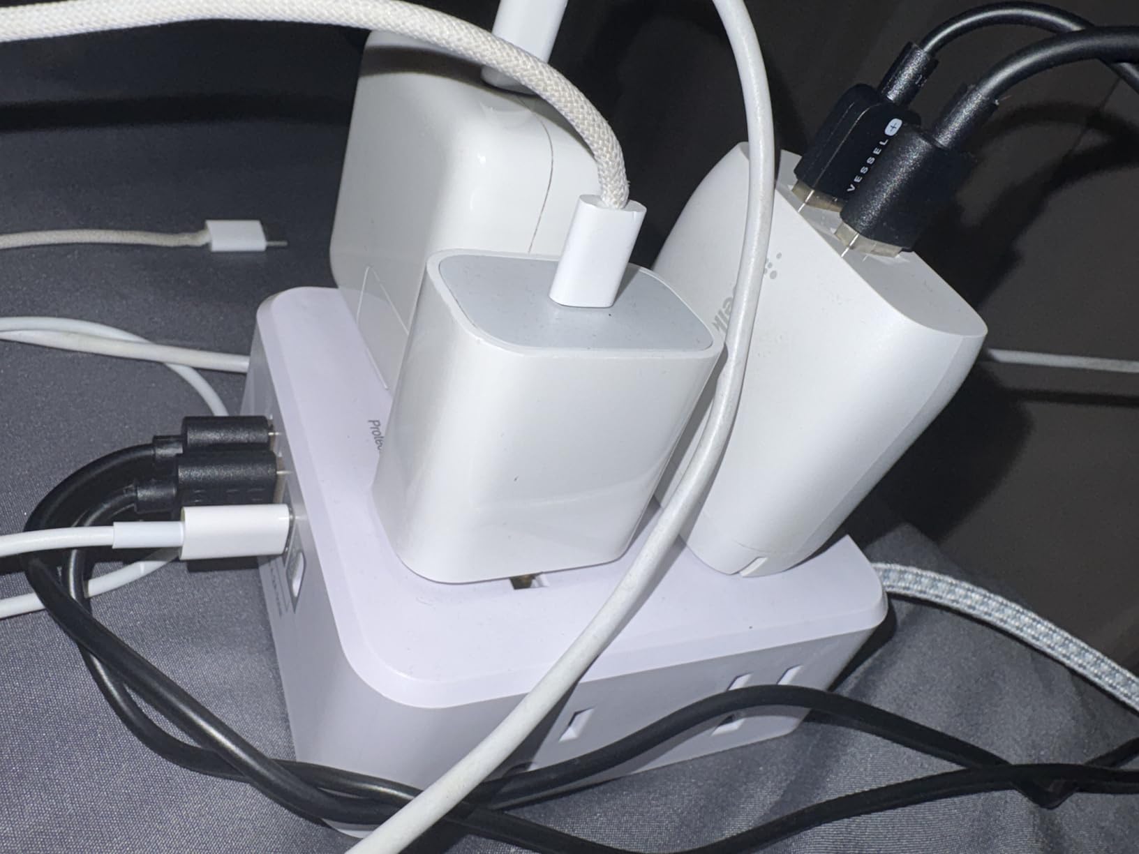 Surge Protector Power Strip - CHCORE 5Ft Braided Extension Cord with 8 Outlets with 4 USB (2 USB C) Charging Ports, Flat Plug Multi Plug Outlet Extender Charging Station for Home Office, ETL, White customer photo 1