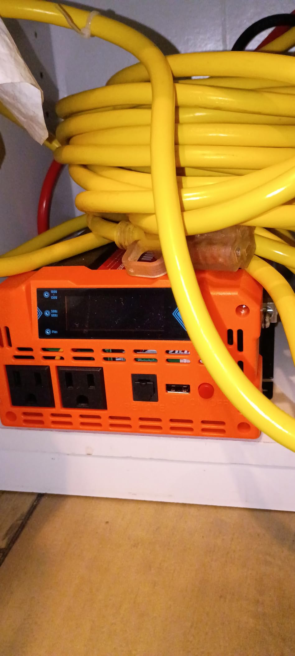 BELTTT 1500W Pure Sine Wave Inverter 12V to 110V Converter, 3000W Surge | LCD Display, Dual AC Outlets, 5V 2.1A USB, Power Inverter 12V to 120V AC for Solar, Off-Grid, Truck, RV, 12V Inverter customer photo 1