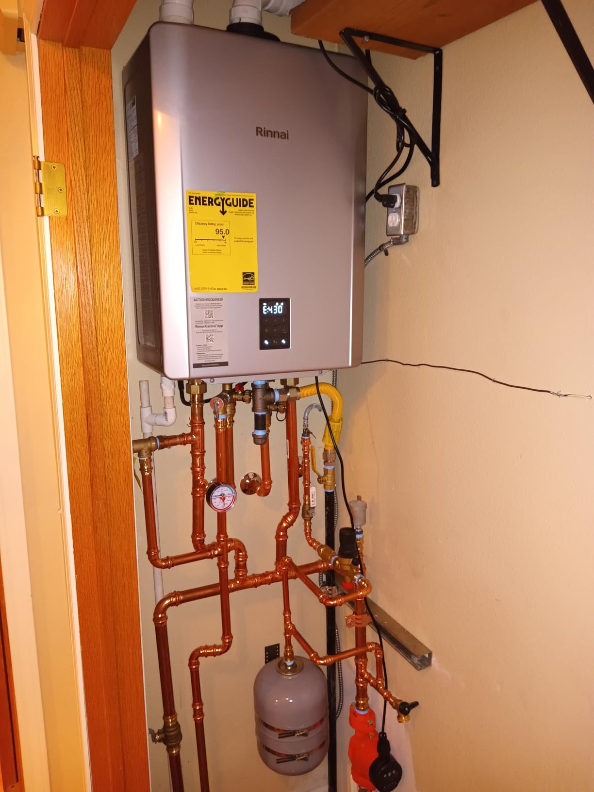 Rinnai IP060160C I-SERIES Plus 60k BTU Condensing Combi Heat Boiler | Natural Gas or Propane, Liquid Heating, High Efficiency, Residential or Commercial Use customer photo 1