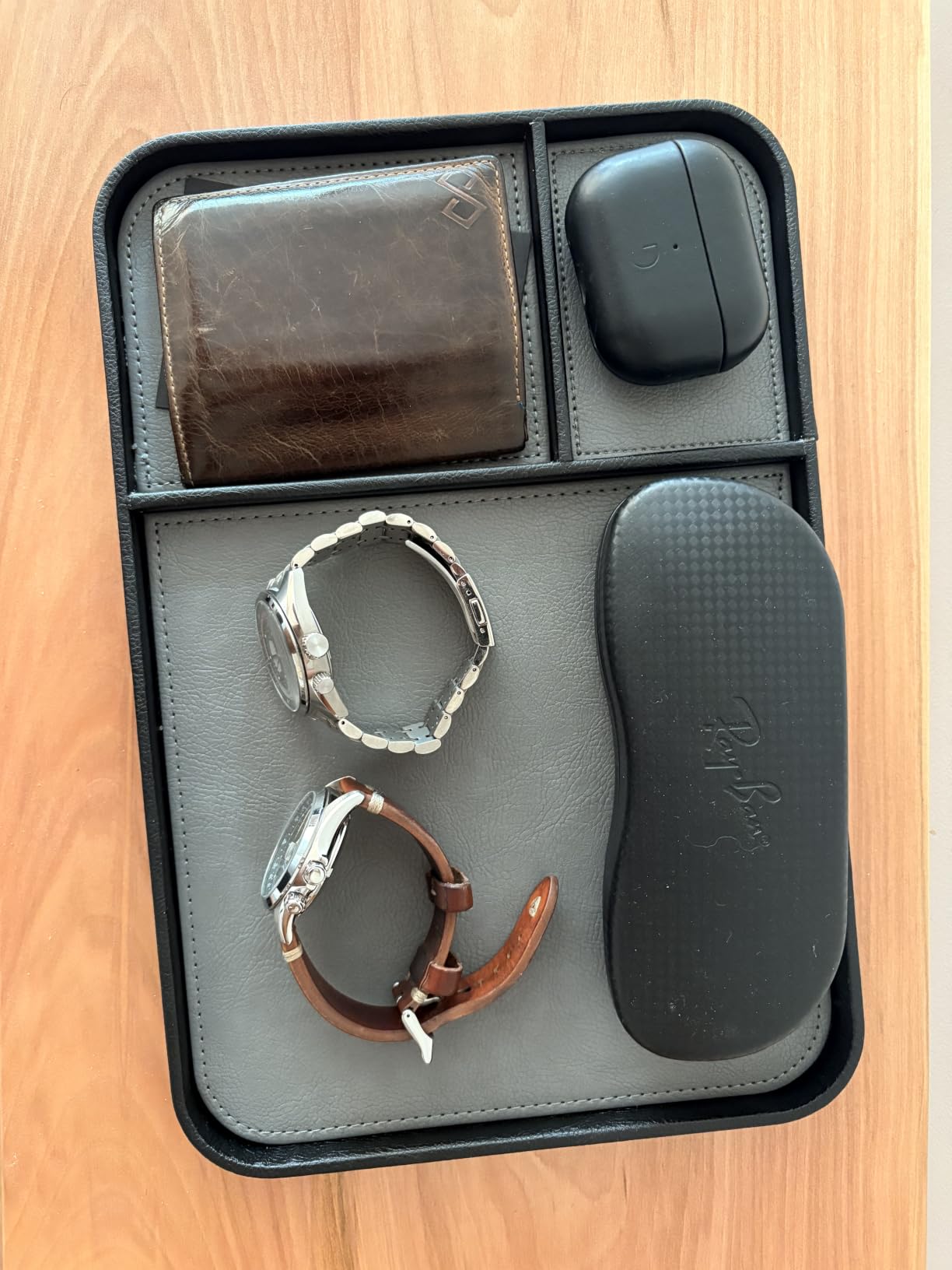 SENEN Leather Tray, Stylish and Organized Multifunctional Tray, for Table Entryway, Premium PU Leather, Catchall Tray for Keys, Watch, Wallet, Jewelry, and More (Black Frame) customer photo 1