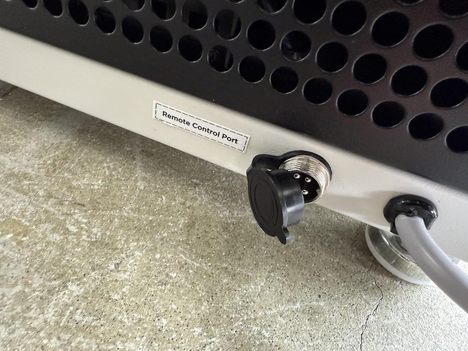 70 Pints Commercial Dehumidifier with Drain Hose, Compact Crawl Space Dehumidifiers for Basement and Home, Energy Star Certified, Automatic Defrost | MOISWELL Defender ME-7 customer photo 1