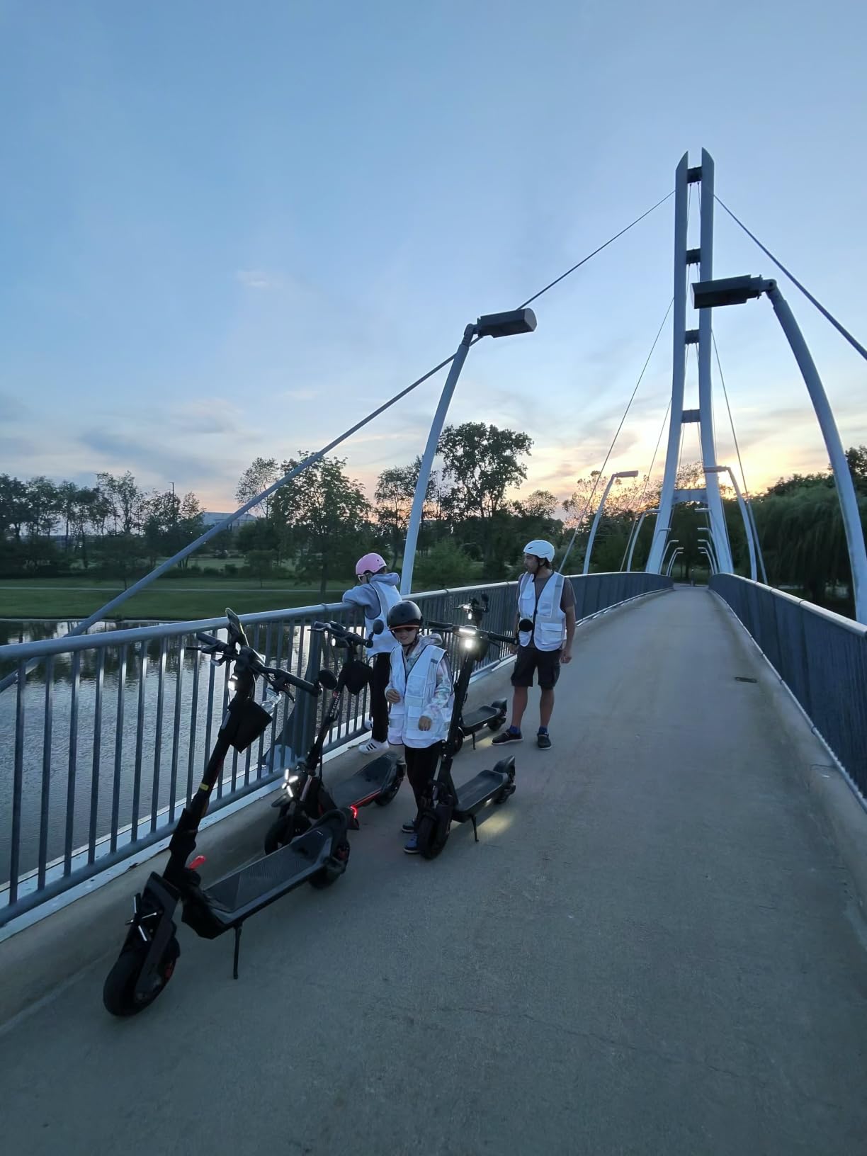 Segway ZT3 Pro Electric Scooter, Up to 24.9 MPH, 43.5-Mile Range, Dual Suspension, Flash Charge, 1600W Peak Motor, Off-Road Scooter for Adults UL Certified (UL2272/2271) customer photo 2