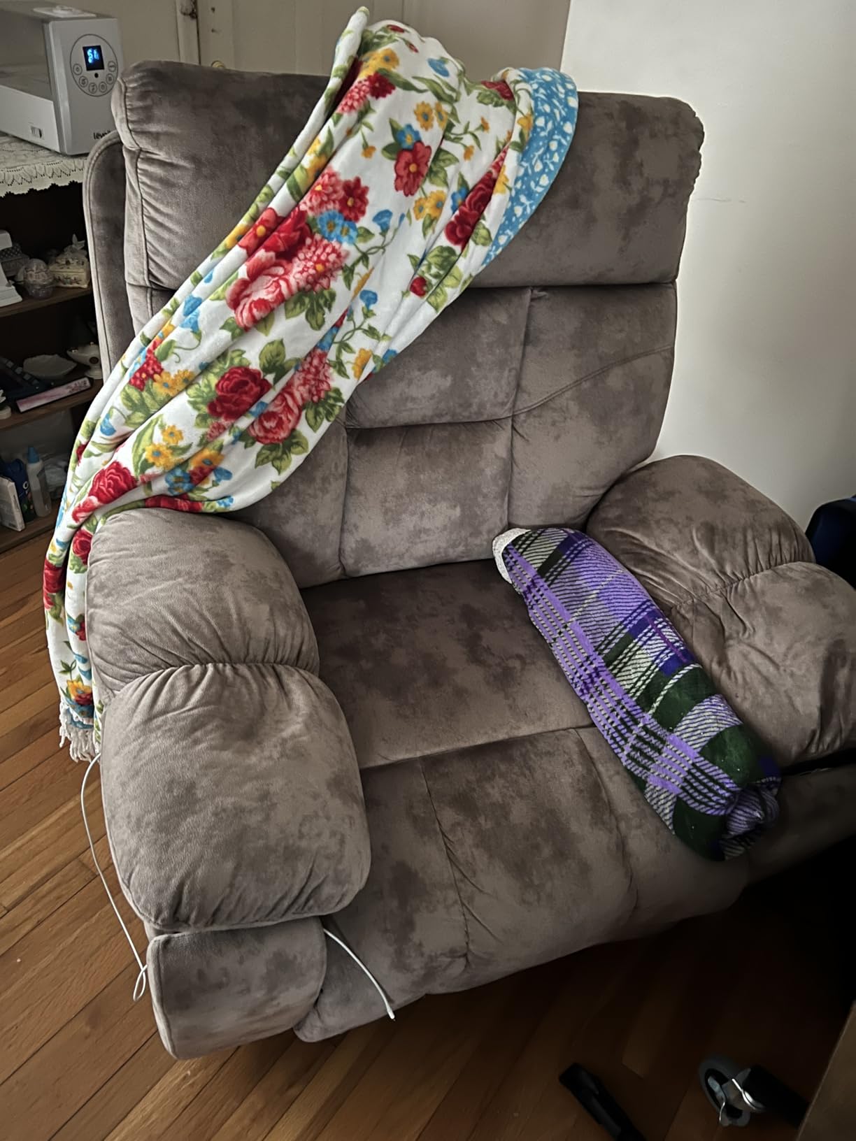 CANMOV Power Lift Recliner Chair with Massage & Heat for Big & Tall, Grey | Easy Assembly Overstuffed Wide Lift Chair with 5 Massage Modes and 8 Points Massage 2 Cup Holders Side Pocket and USB Port customer photo 1