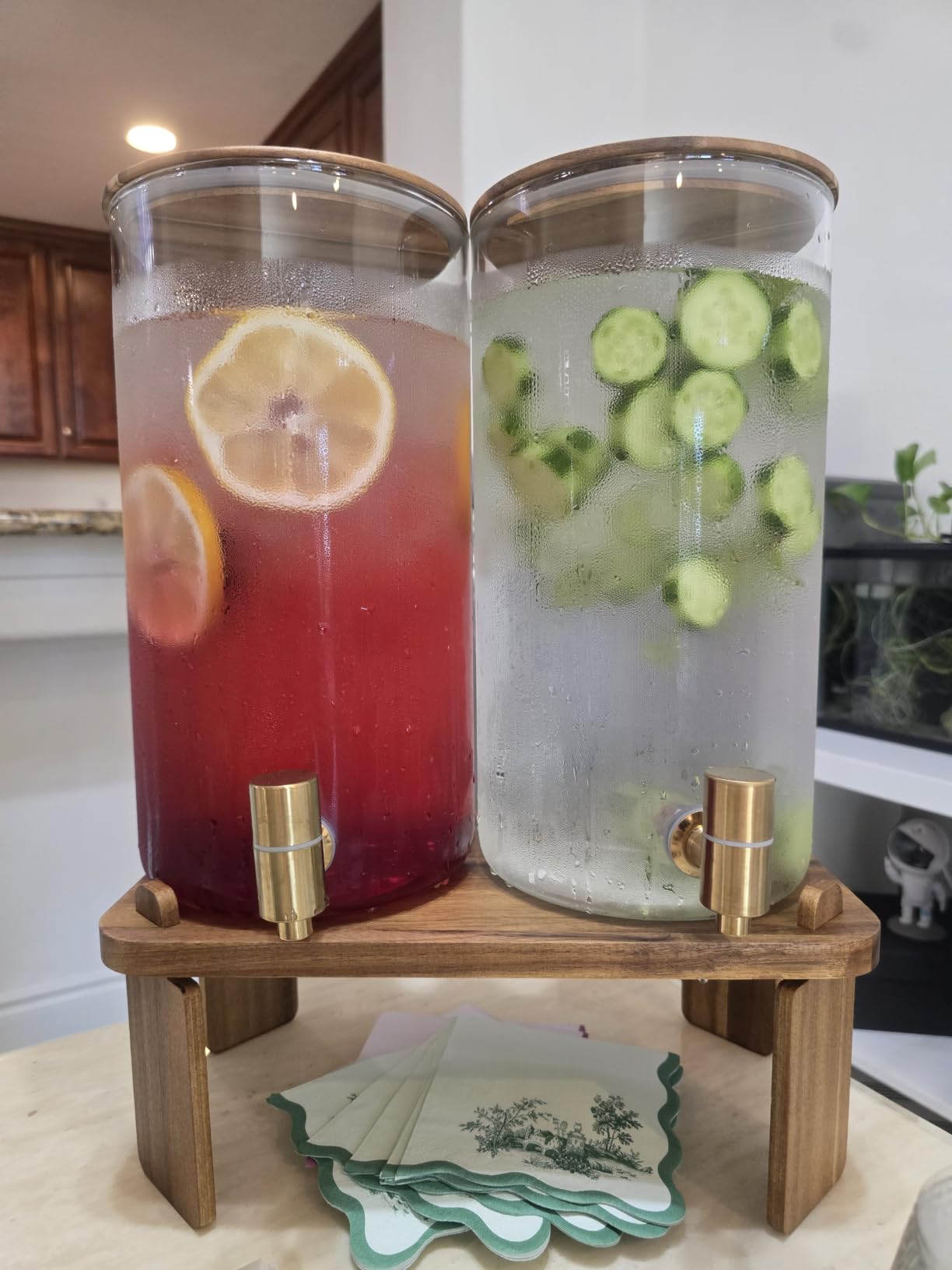 FavorFlavor 1.5 Gallon Drink Dispenser: 2P Glass Dispenser w/Wood Stand | 6L large Capacity-Stainless Steel Spigot-Beverage Container for Lemonade/Juice/Sun Tea-Ideal for Home Gatherings&Party Drink customer photo 1
