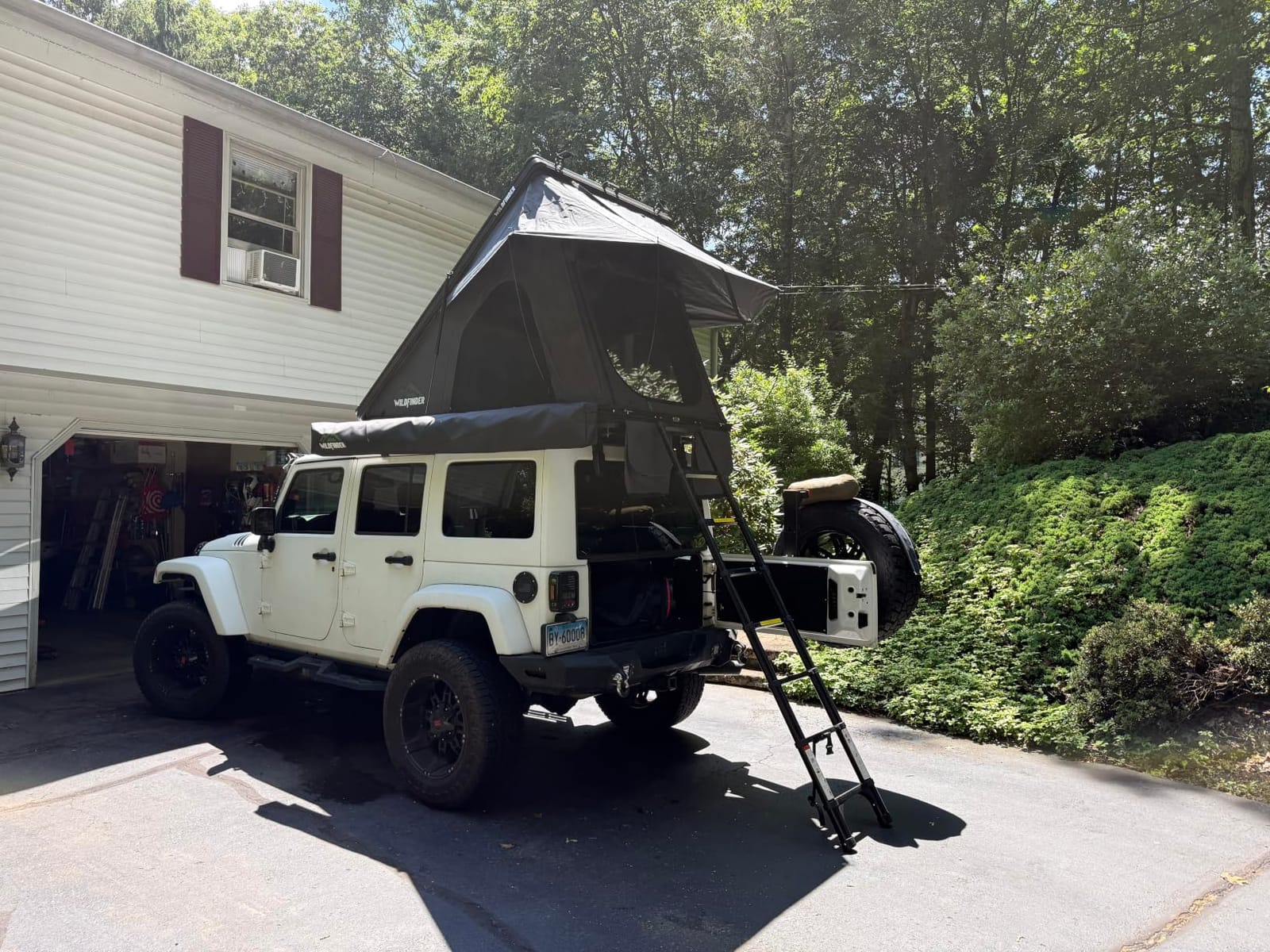 WildFinder Rooftop Tent Hard Shell Roof Top Tent Hardshell Suitable for Jeep SUV Truck Van,Camping Car Roof for 2-3 Person customer photo 2
