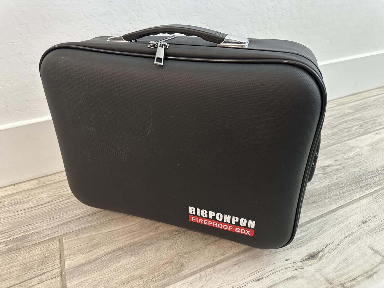 Fireproof Document Box, Hard Case Fire- and Water-Resistant File Organizer with Lock customer photo 2