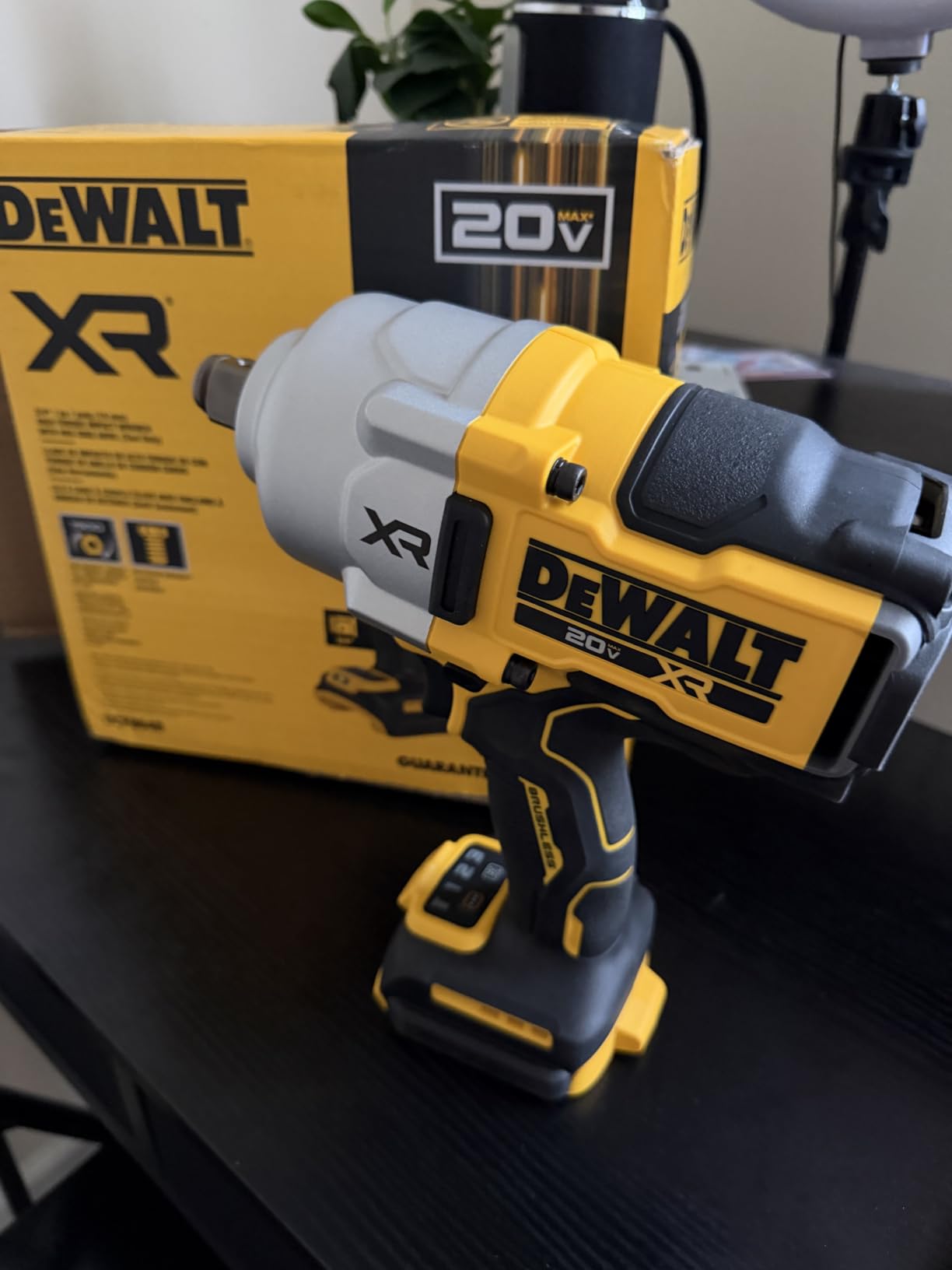 DEWALT 20V MAX XR 3/4 Inch Cordless Impact Wrench Brushless Impact Gun with Hog Ring Anvil, High Torque, Tool Only (DCF964B) customer photo 2