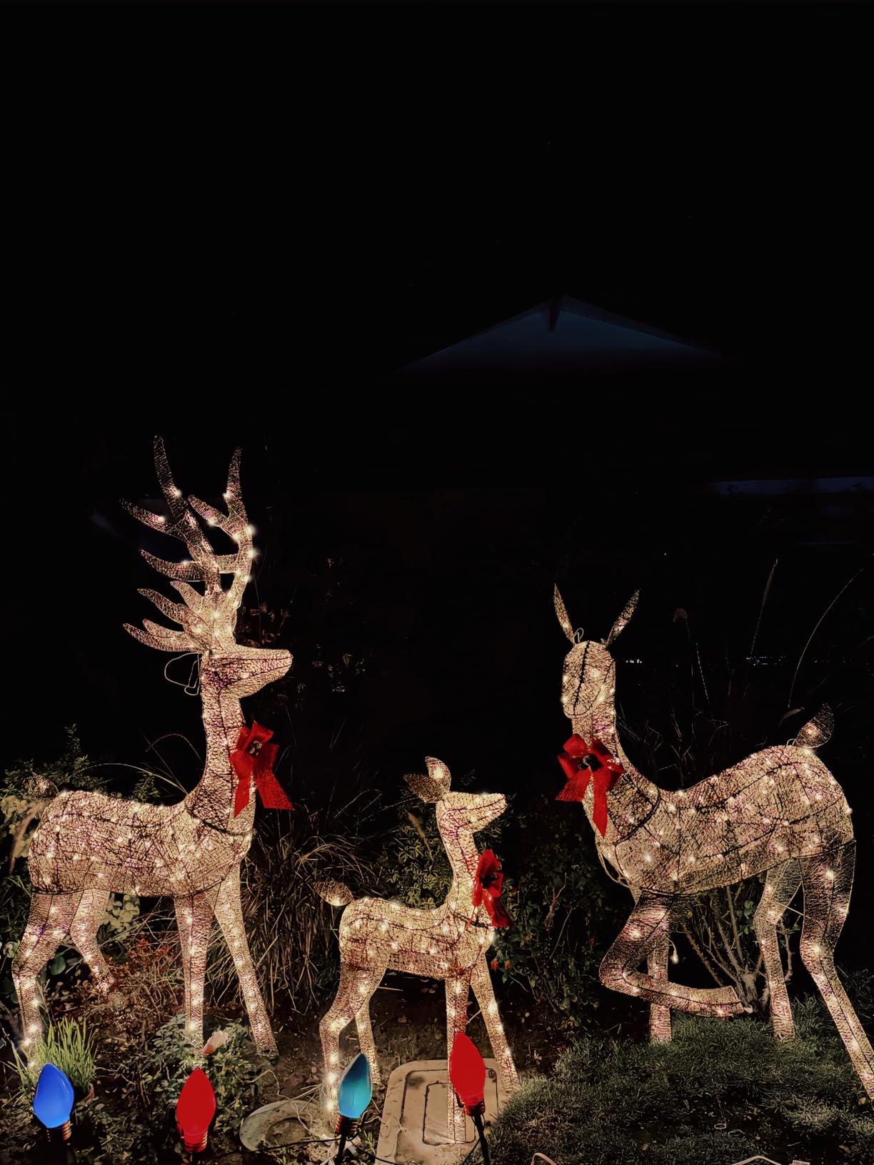 Best Choice Products 6.5ft 3-Piece Large Lighted Christmas Deer Family Set, Outdoor Yard Decoration with 385 LED Lights, Stakes, Zip Ties - Gold customer photo 2