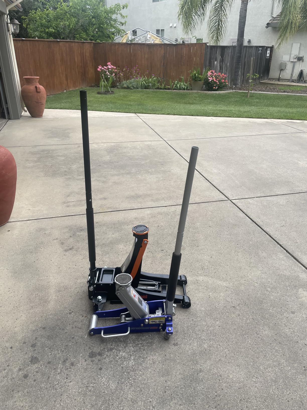 AV Steel Low Profile Floor Jack 3 Ton (6600 lbs), Heavy Duty Hydraulic Jack for Car customer photo 2