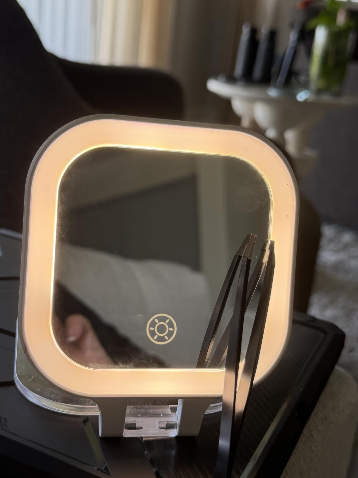 Travel Mirror with Light, Compact Mirrors, 1x/30x Magnifying Mirror with 3 Color Lights and Adjustable Brightness, 4.5x3.9 inch Small Compact Hangable Hand Pocket Mirrors, Comes with Tweezer customer photo 1