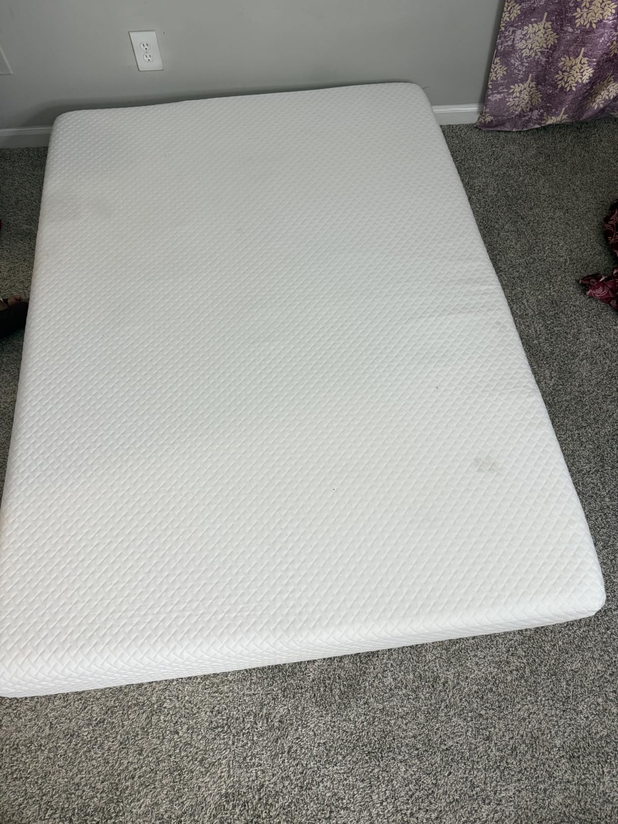 EGOHOME 10 Inch Queen Mattress, Memory Foam Mattress in a Box with Cooling Green Tea Gel, Relieve Pressure with Medium Firm Support, CertiPUR-US Certified, 80''L x 60''W, White customer photo 1