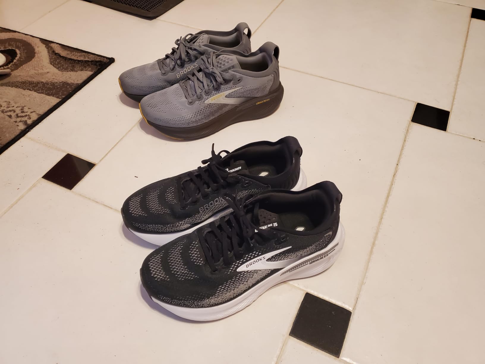 Brooks Men's Adrenaline GTS 25 Running Shoe customer photo 1