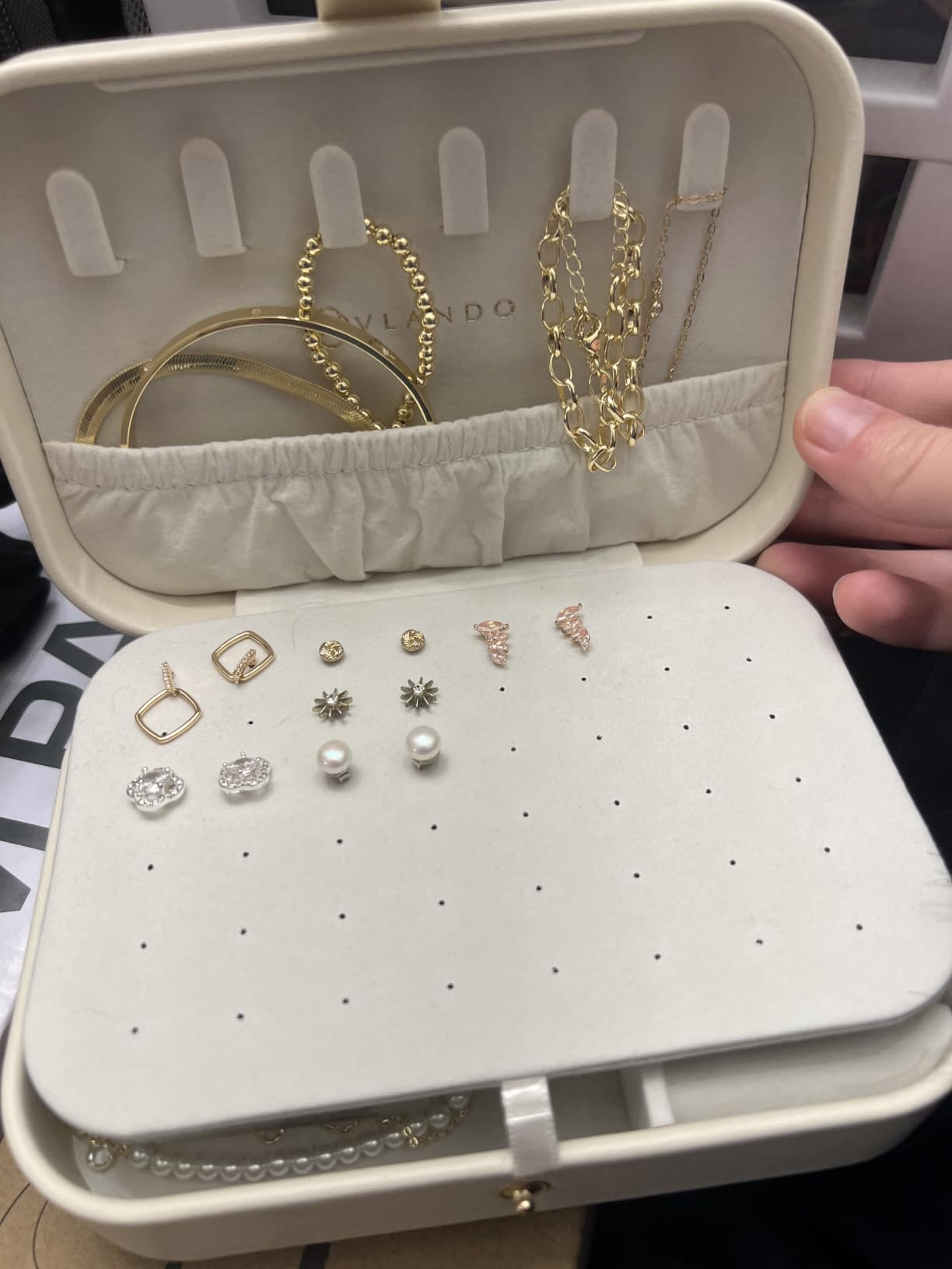 VLANDO Travel Jewelry Case for Women Girls, Gifts for Mother, PU Leather Small Jewelry Box for Rings, Necklaces, Bracelets, Earring Holder Organizer Storage for Travel Essentials - Beige customer photo 2