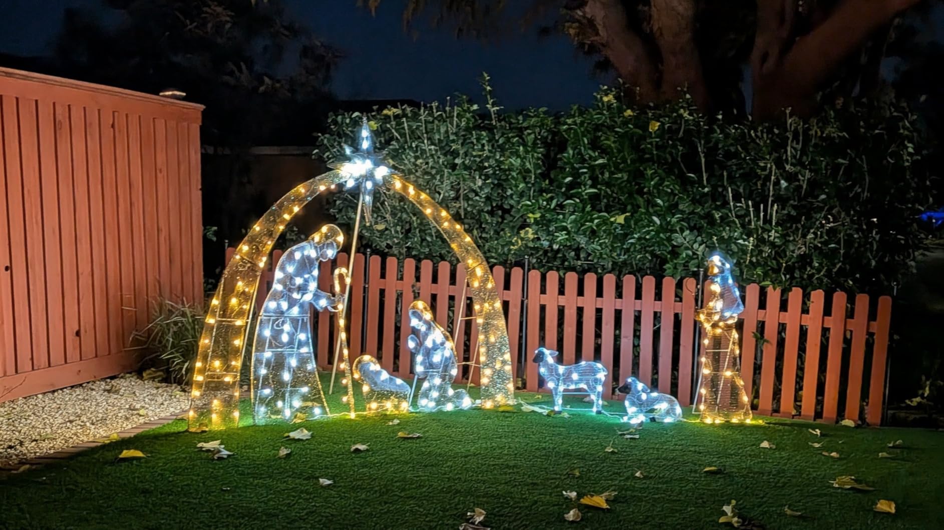 Best Choice Products 6ft Lighted 2D Outdoor Nativity Scene, Christmas Arch Holy Family Yard Decoration w/ 170 LED Lights, Stakes, Zip Ties customer photo 2