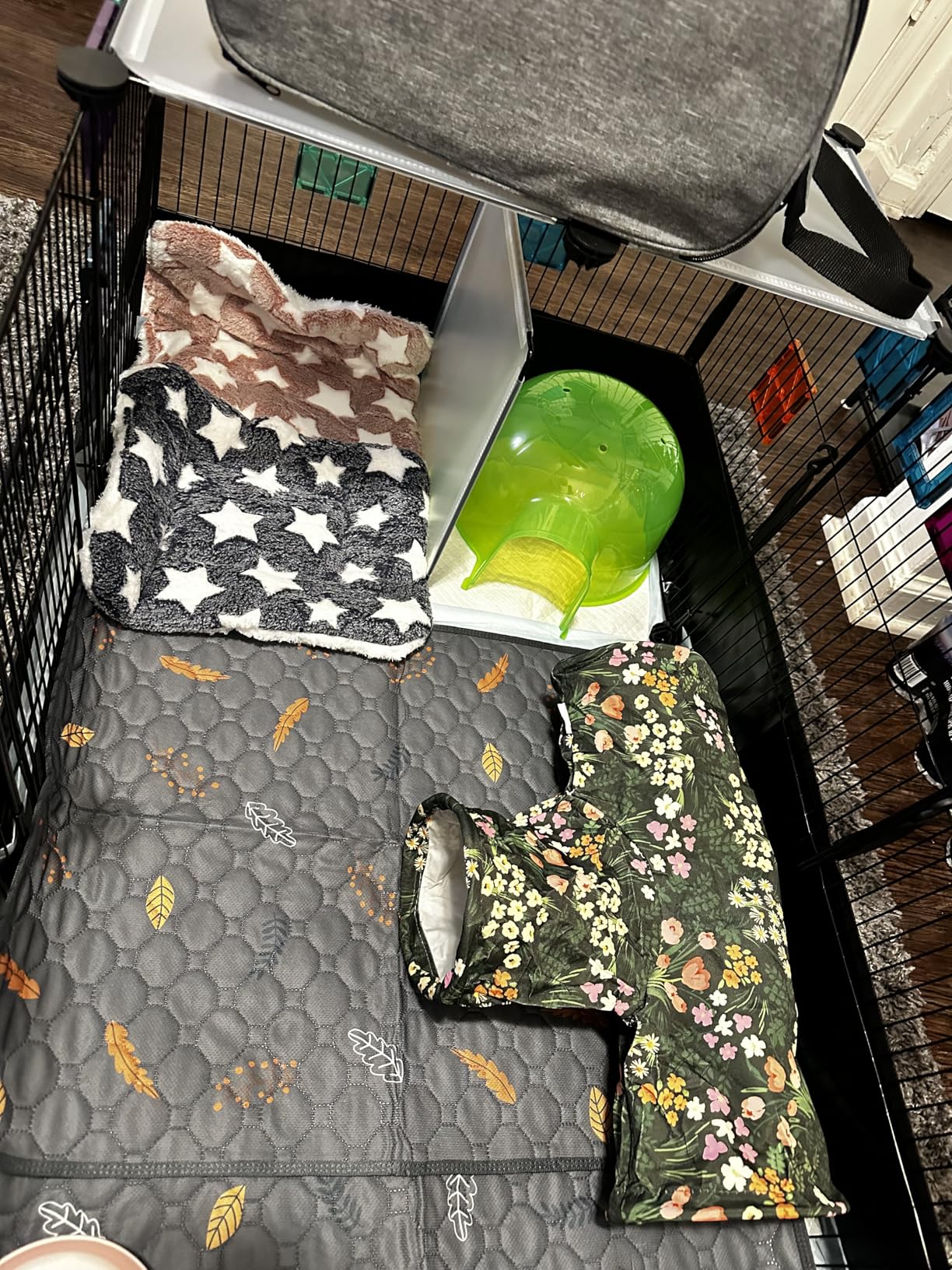 Tresbro Guinea Pig Cage with Top Cover & 12 Panels, Triple Fixing Measures Small Animal Playpen with Waterproof PVC Liner & One-Motion Hooks customer photo 1