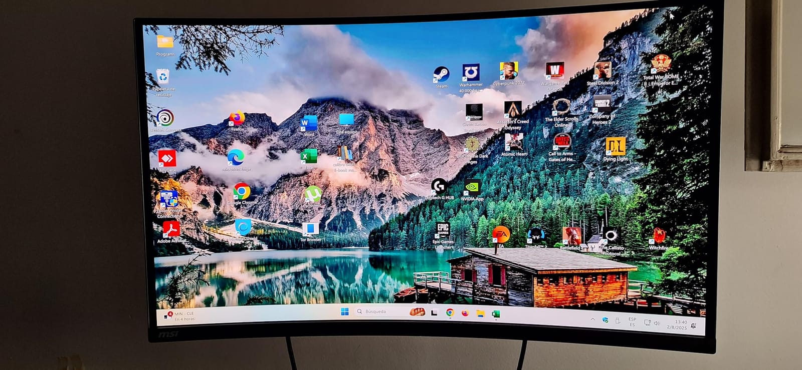MSI MAG 321CUP QD-OLED, 32-Inch, 4K UHD, 3840x2160, OLED Monitor, 165Hz, 0.03ms, DisplayHDR True Black 400, G-SYNC Compatible, HDMI 2.1, DP 1.4a, USB C (15W PD), Tilt/Height Adjustable, Black customer photo 2