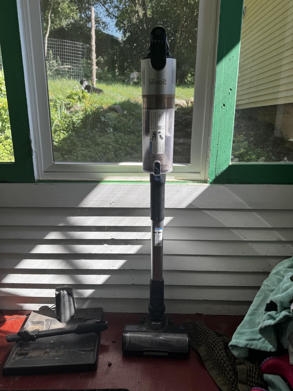 Levoit Cordless Vacuum, Ultra Suction, Up to 60 Mins, Mini Motorized Brush | HEPA Filter, Anti-Tangle Brush, Rechargeable, Versatile for Carpets & Hard Floors, Lightweight, LVAC-300 customer photo 1