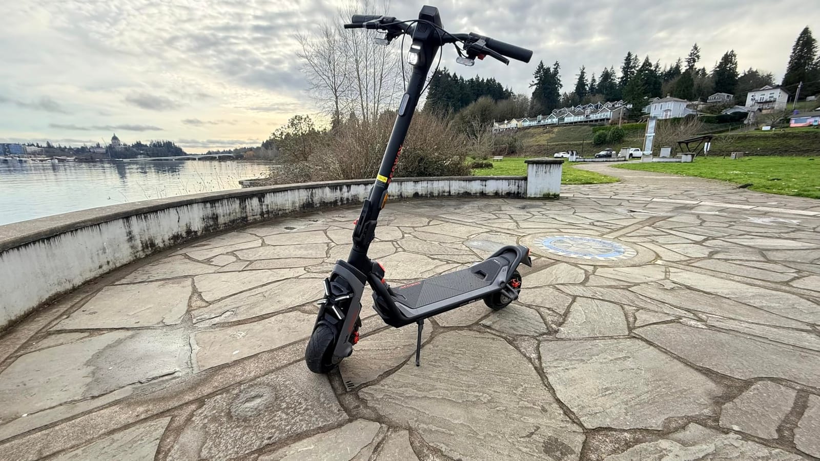 SuperScooter GT3, 31 MPH w/ 45-Mile Long Range, 2400W Peak Motor, Dual Hydraulic Suspension, Self-Sealing Tires, Flash Charging Electric Scooter for Adults, UL 2272/2271 Certified, Gen3 customer photo 1