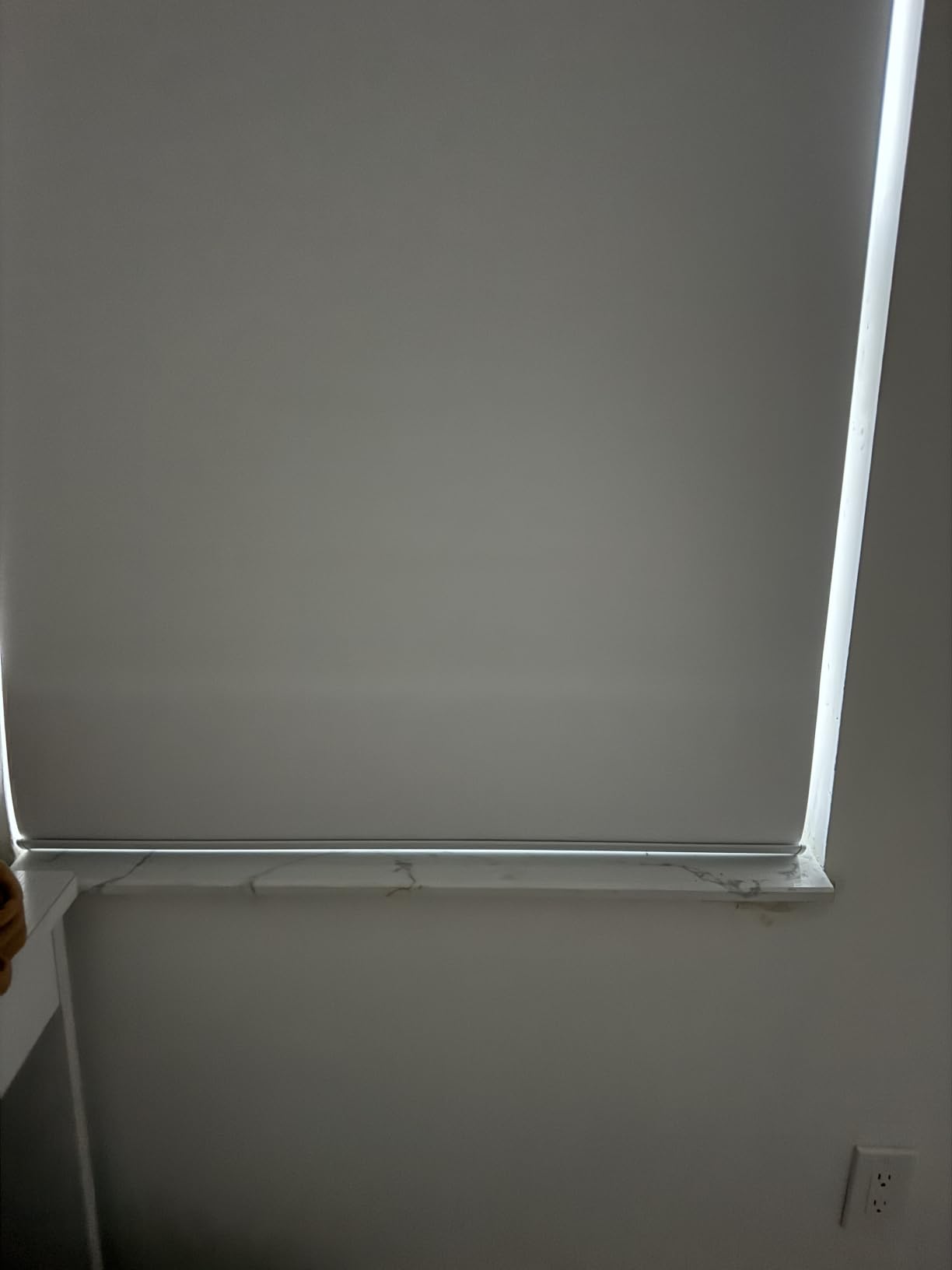 HeyBlinds Motorized Blinds with Remote, 100% Blackout Smart Blinds, Automatic Shades for Windows Compatible with Alexa Google and Homekit, Custom Size(Light Chaser-Perla Bianca BO) customer photo 2