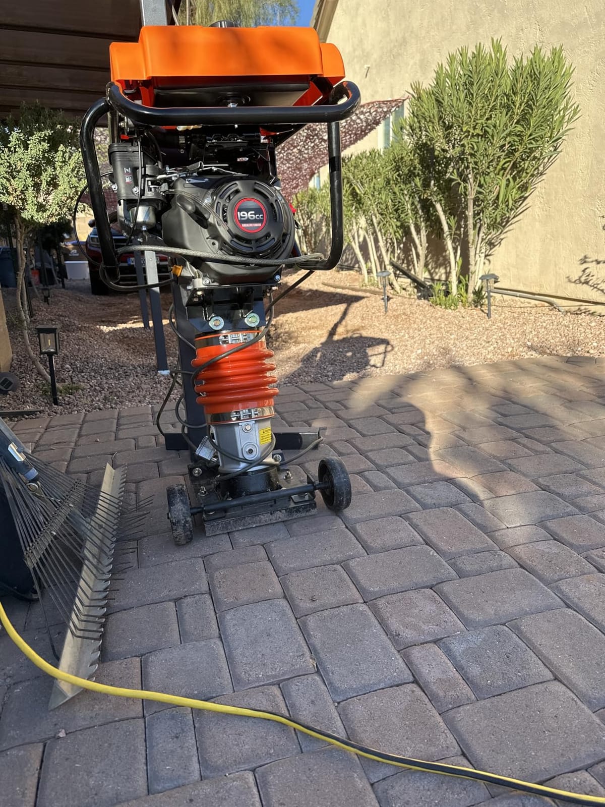 VEVOR Jumping Jack Compactor, 6.5 HP Vibratory Rammer Fuel-Powered 196 cc Engine Tamper, 3600 lbs Impact Force, 26