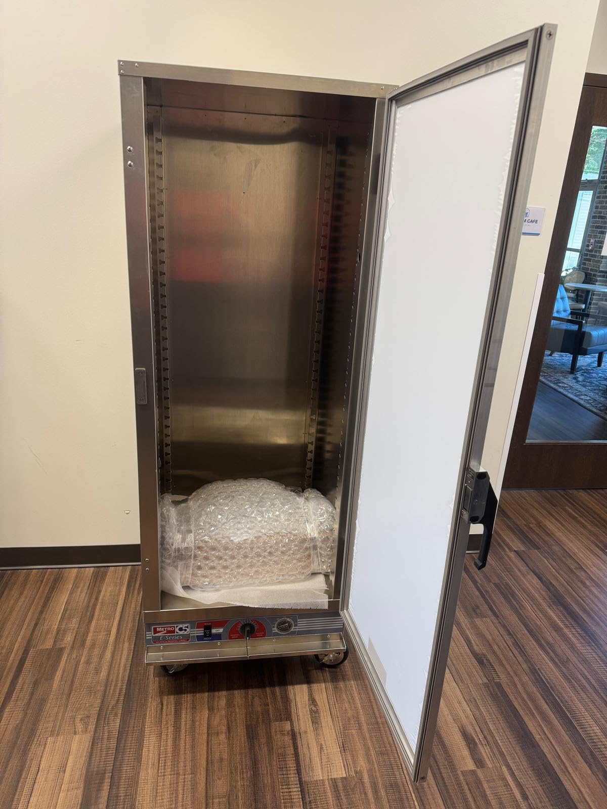 METRO C5E5-CFC-U C5 E-Series Hot Holding and Proofing Cabinet, Half Height Commercial Food Warmer, Full Length Clear Door, Universal Wire Slides, 2000W, 120V customer photo 2