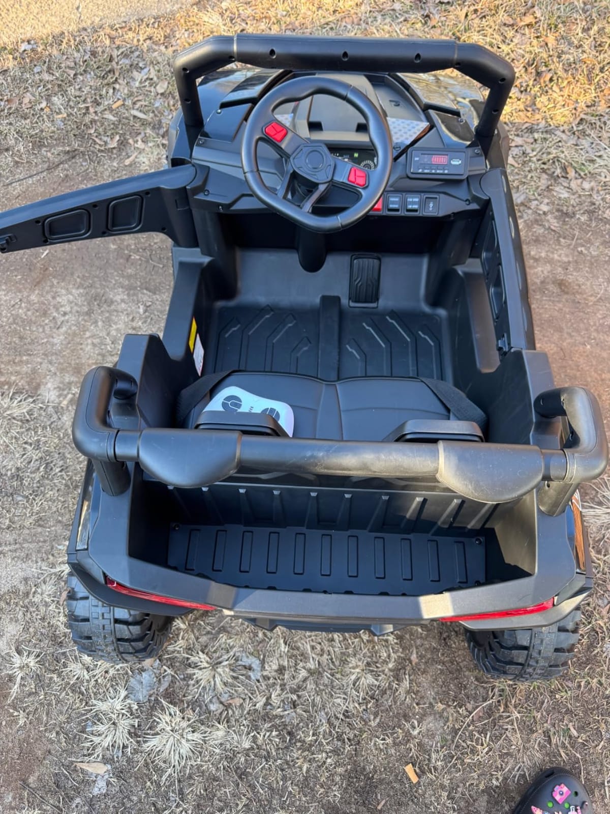 Hikole 24V Ride on Toys for Boys&Girl, 2 Seater Kids UTV with Parent Remote, 400W Battery Motors Operated, XXL Design, Steering Wheels, Easy to Assemble, Dashboard/LED/Horn/Bluetooth, Hot Pink customer photo 1