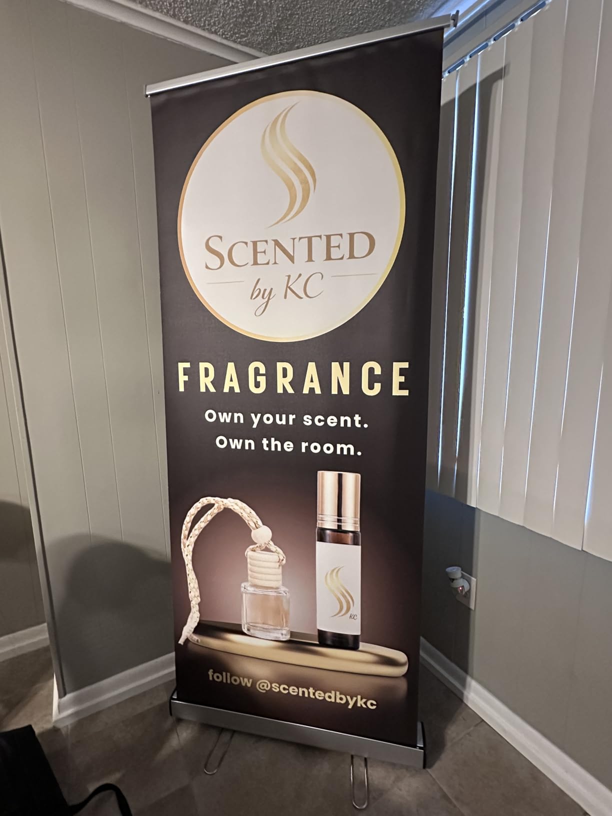 CUSTOM Retractable Banner Stand, Banners are made from curl-free fabric for trade shows, advertising, event displays, with Heavy Duty Frame and Travel case, MADE IN USA (60