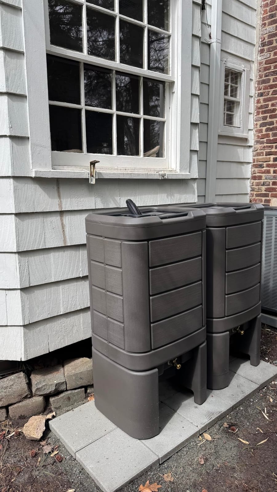 Step2 Lakewood Rain Barrel with Stand, Outdoor Water Conservation Container, Holds 60 Gallons, Brown customer photo 1