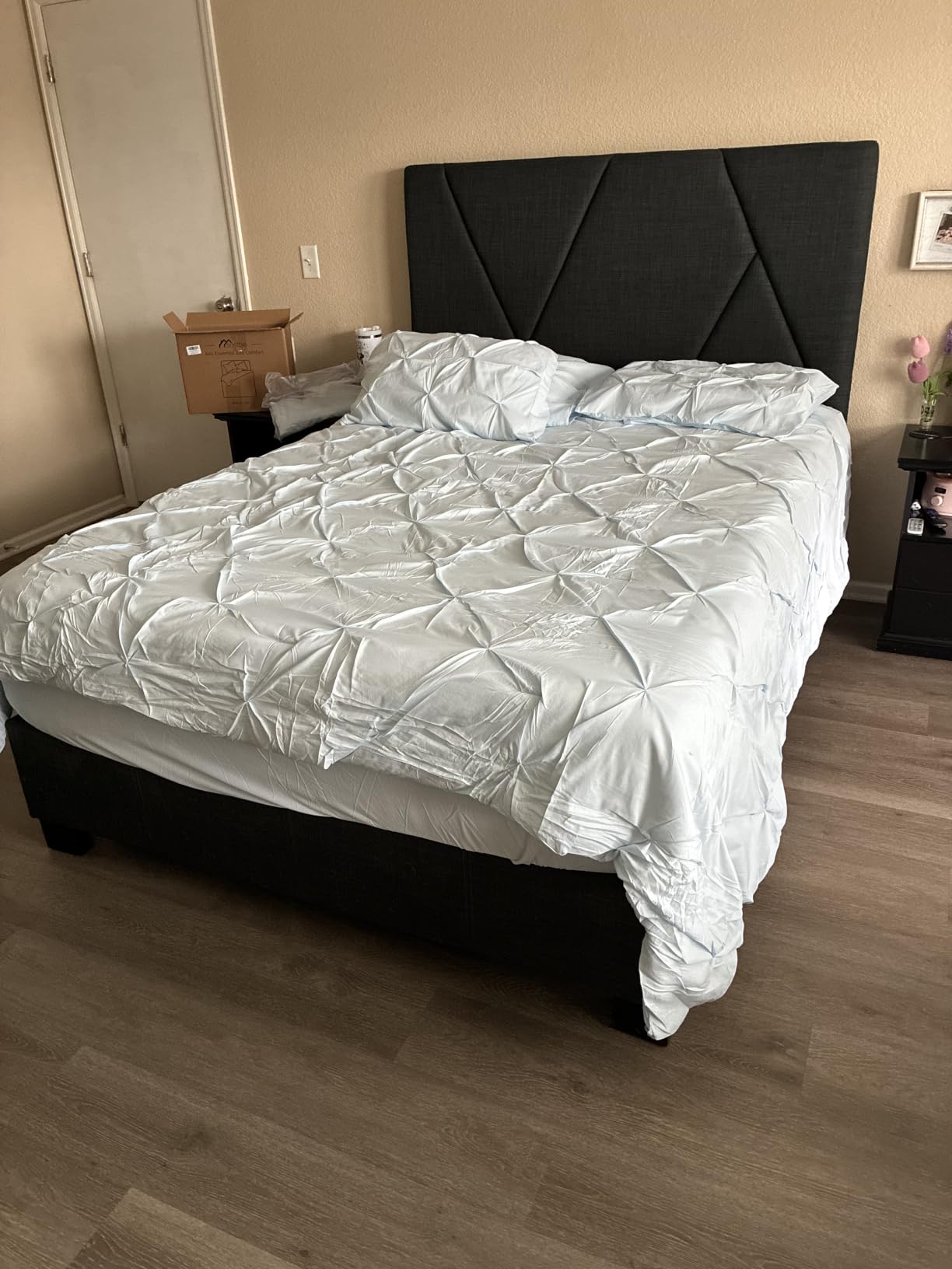 Sasttie Queen Comforter Set, 7-Piece Bed in a Bag, Pintuck Bedding Sets for All Season, Includes Comforter, Flat Sheet, Fitted Sheet, Pillowcases and Pillowshams, Beige customer photo 2