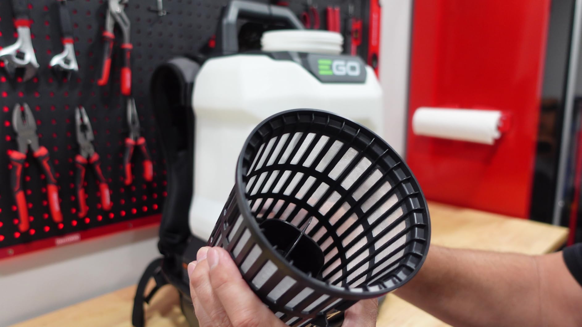EGO Power+ 4 Gallon Cordless Backpack Sprayer, Battery and Charger not Included - BSP3500 customer photo 2