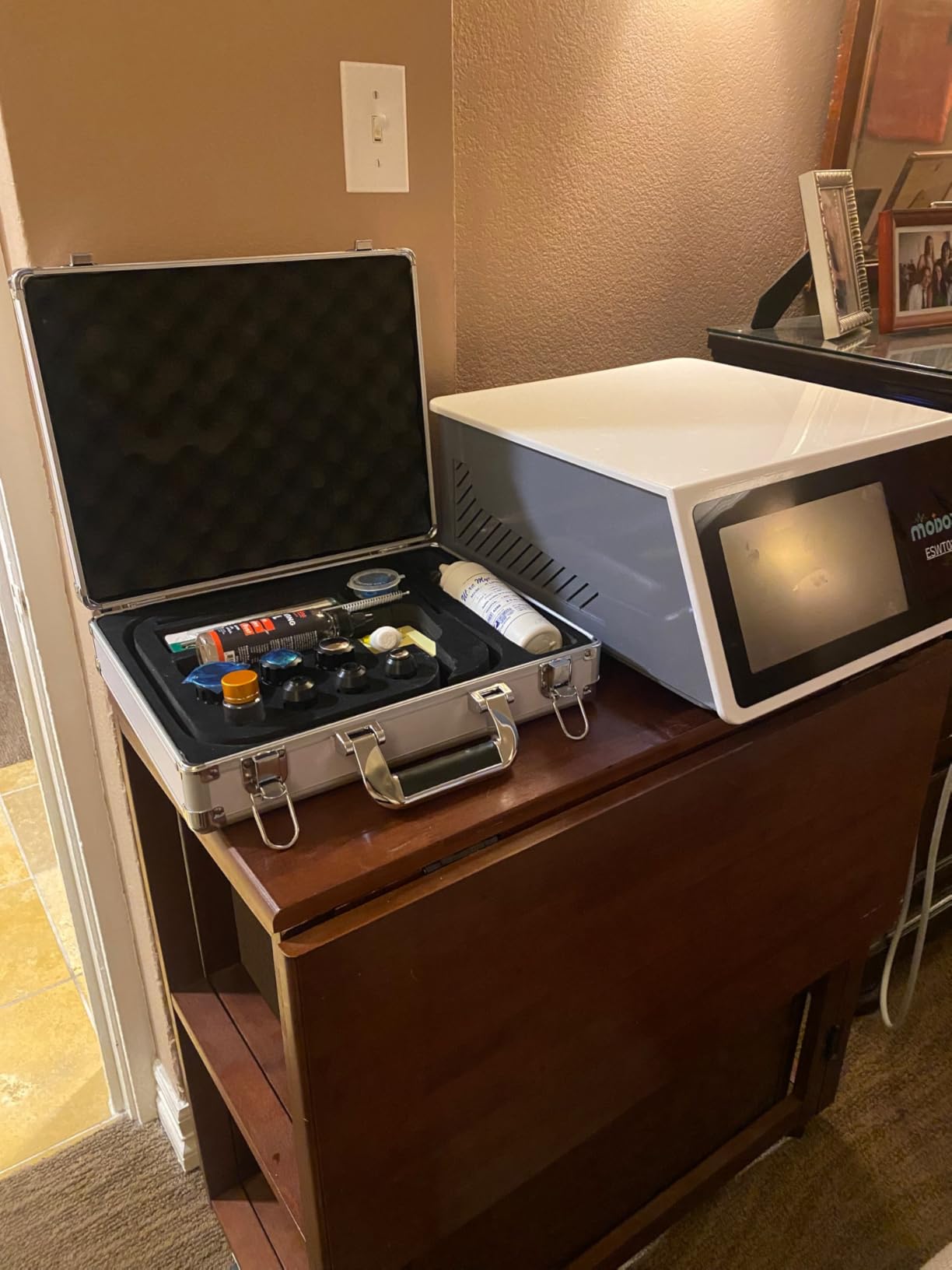 Shockwave Therapy Machine ESWT02 for Home & Clinical Use, Joint/Muscle Pain Relief, Non-Invasive Extracorporeal Shockwave Therapy customer photo 2